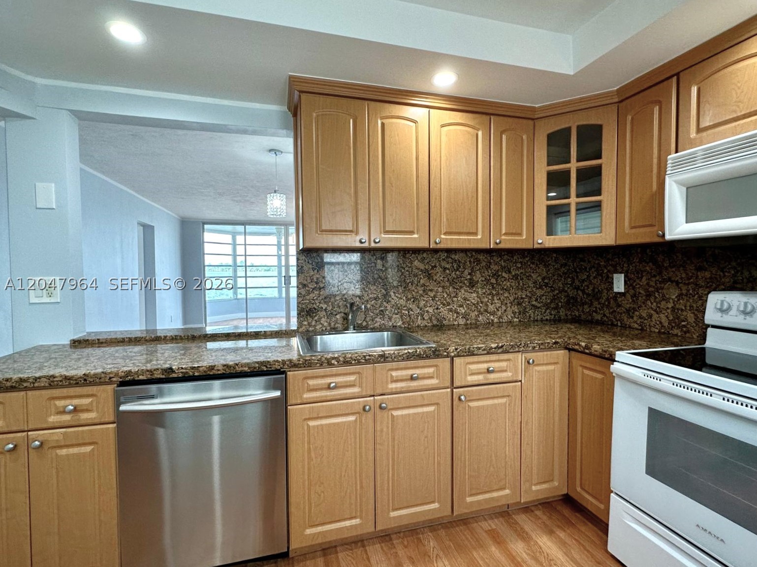 SIXTH FORUM CONDOMINIUM - Residential