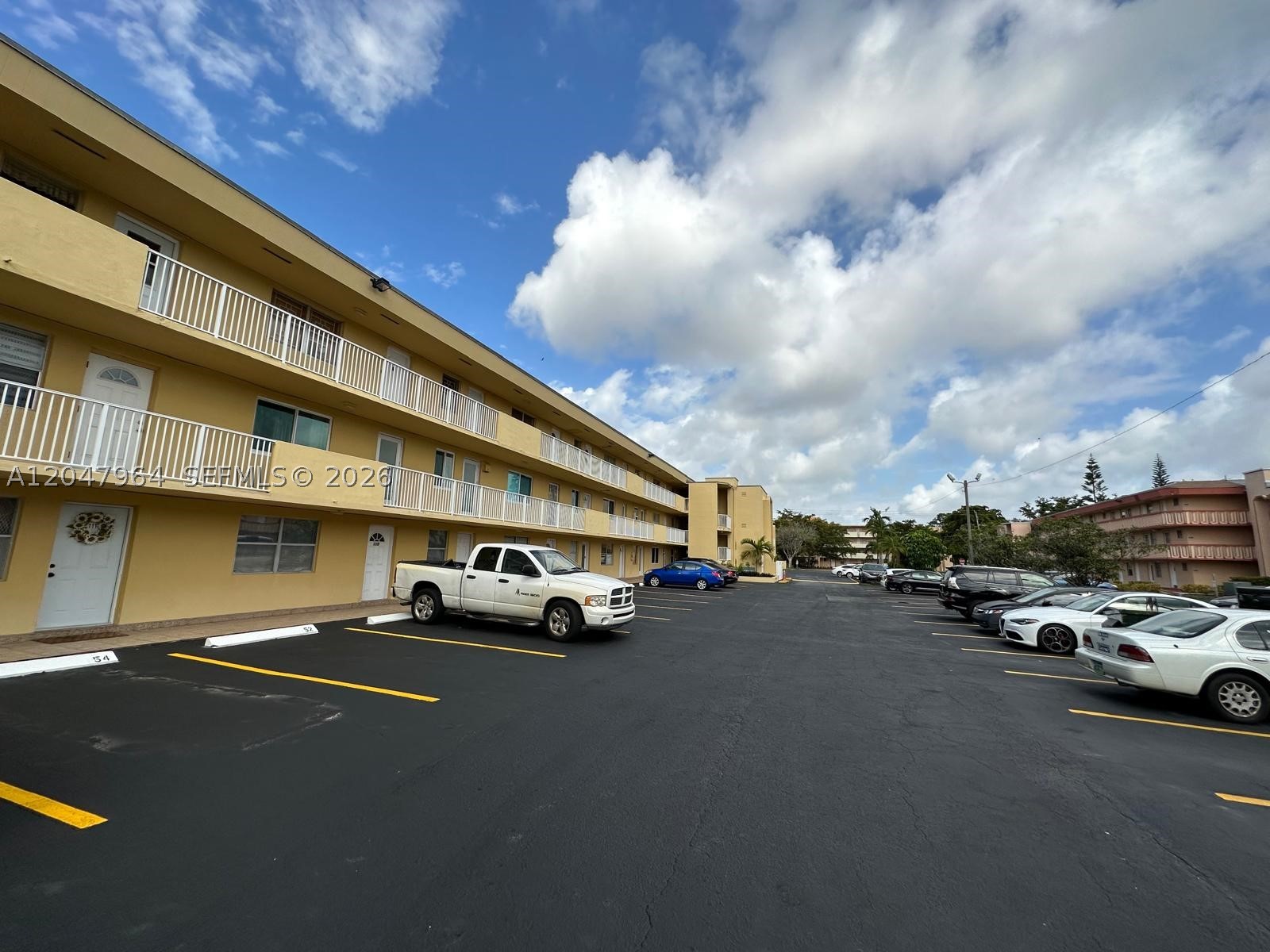 SIXTH FORUM CONDOMINIUM - Residential