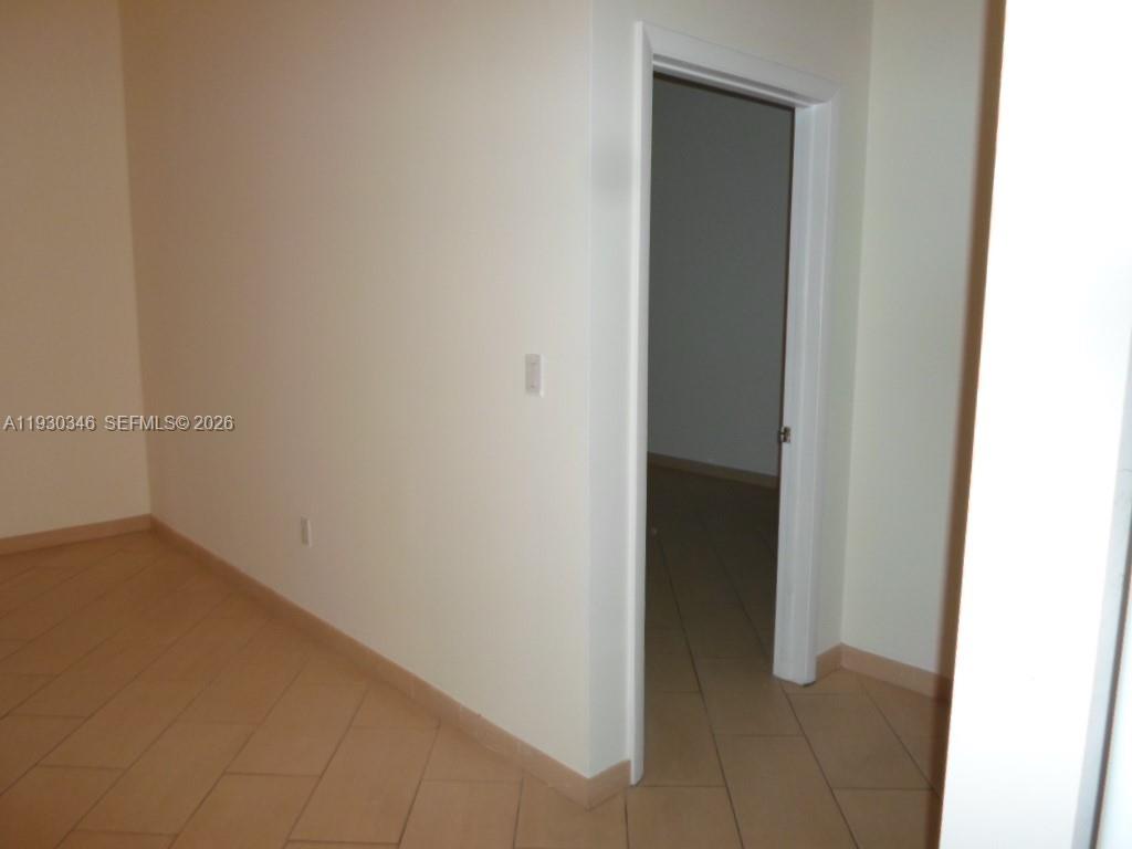 DOWNTOWN DADELAND - Residential