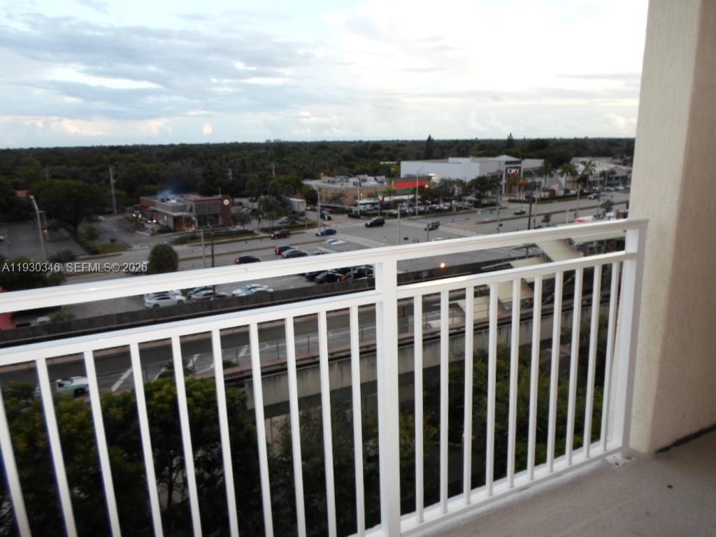 DOWNTOWN DADELAND - Residential