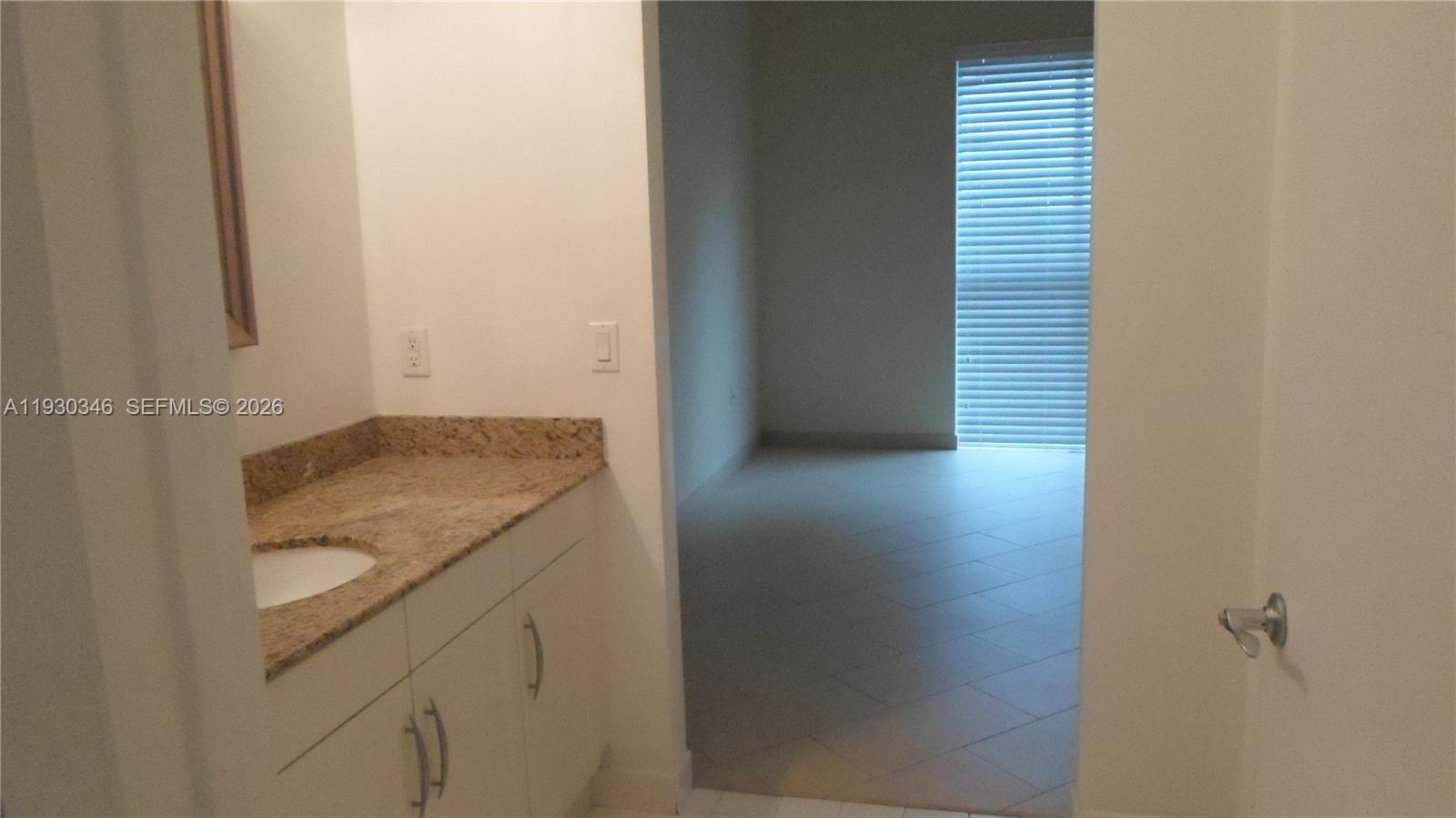 DOWNTOWN DADELAND - Residential