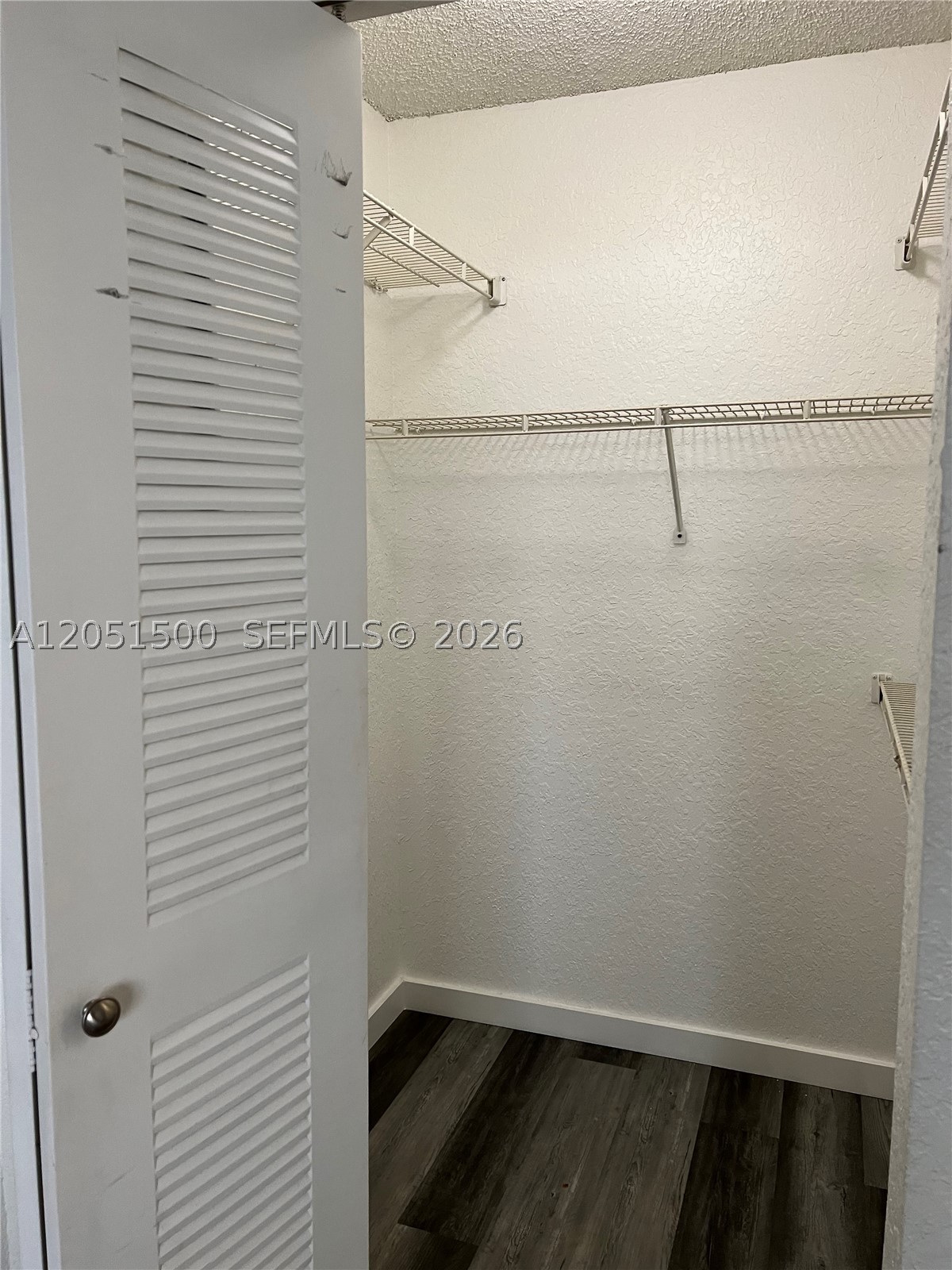 LAKEVIEW CLUB CONDO - Residential Lease