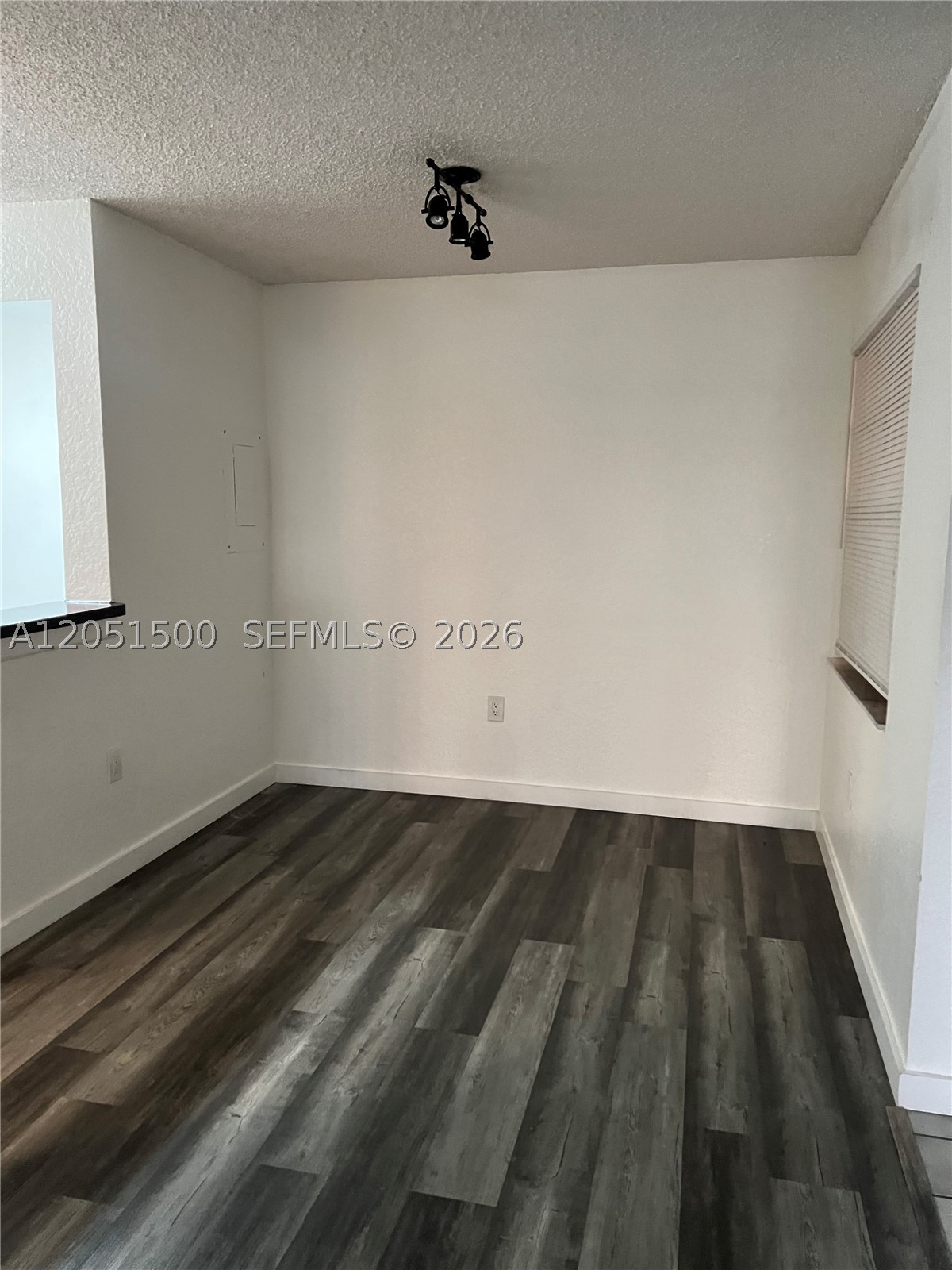 LAKEVIEW CLUB CONDO - Residential Lease