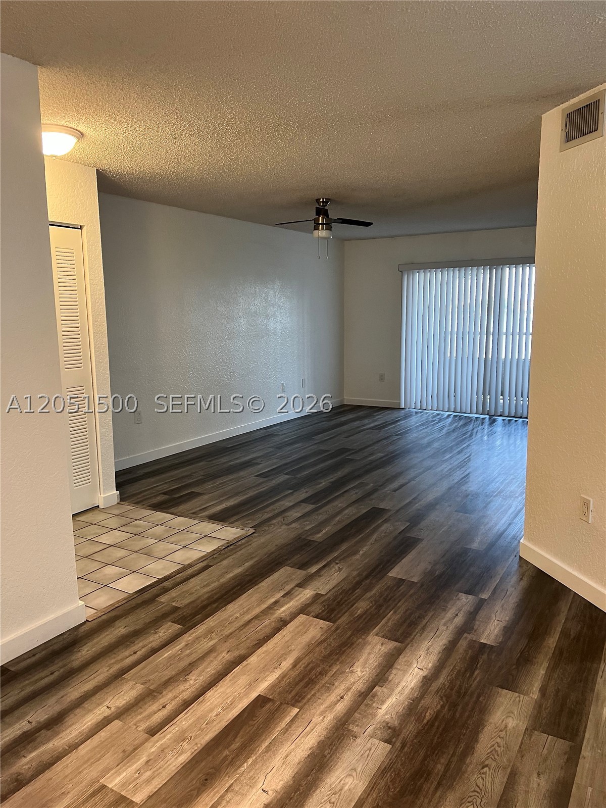 This gorgeous 1/1 Unit in the Lakeview Club Condo community of Oakland Park has impressive canal-view laminated vinyl flooring, a full washer and dryer, and a brand-new a/c unit. It is a well-maintained community with resort-style amenities, three pools, a fitness center, a jacuzzi, and a BBQ area. It is close to major highways and shopping.