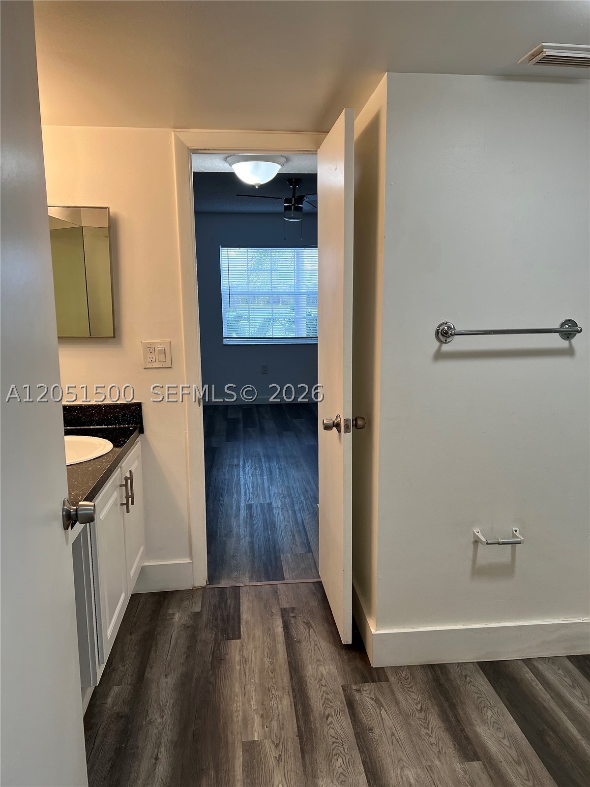 LAKEVIEW CLUB CONDO - Residential Lease