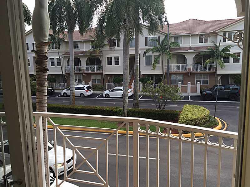 Centrally located, two story spacious 2 Beds /2 Bath, tiles on the first floor, laminated floors on the second floor and stairs. Near Turnpike, Palmetto and 836 expressways. Century Park HOA requires $700 for security deposit from tenants.