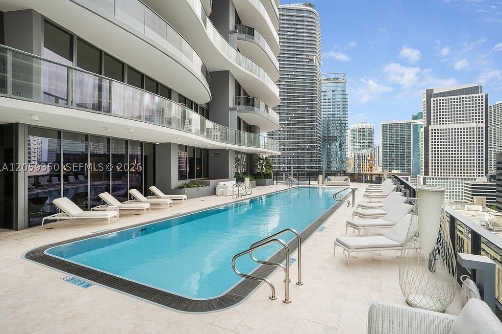 BRICKELL FLATIRON - Residential