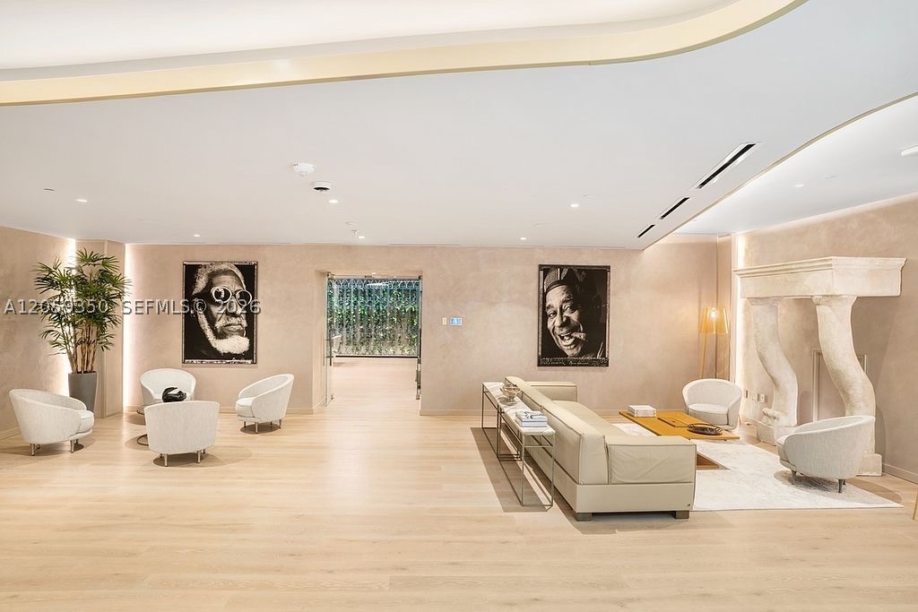 BRICKELL FLATIRON - Residential