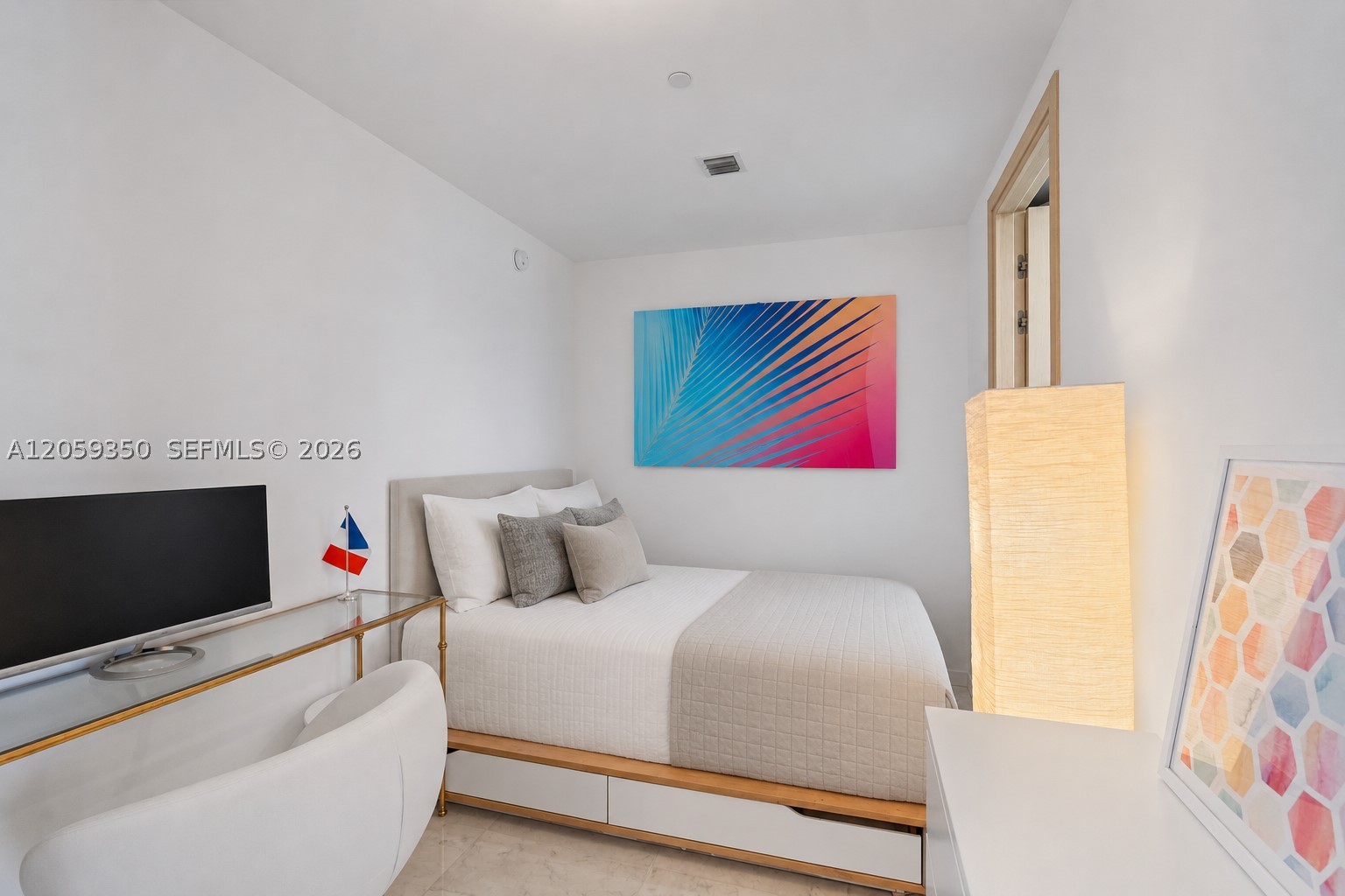 BRICKELL FLATIRON - Residential