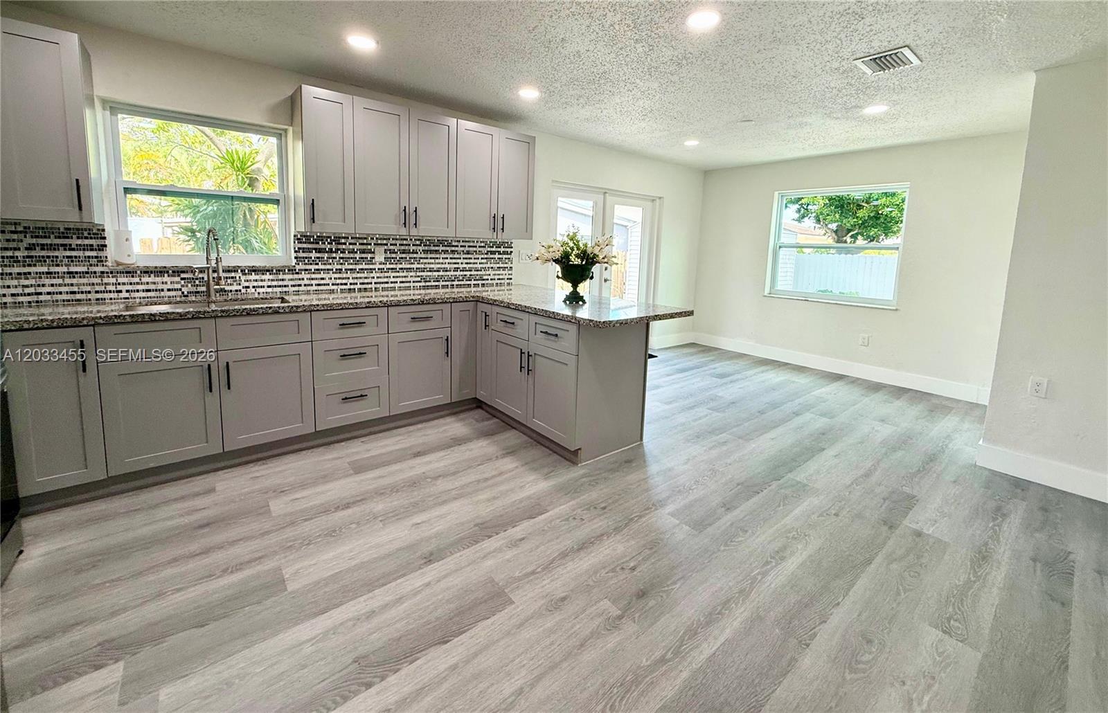SUNLAND PARK SECTION 2 - Residential