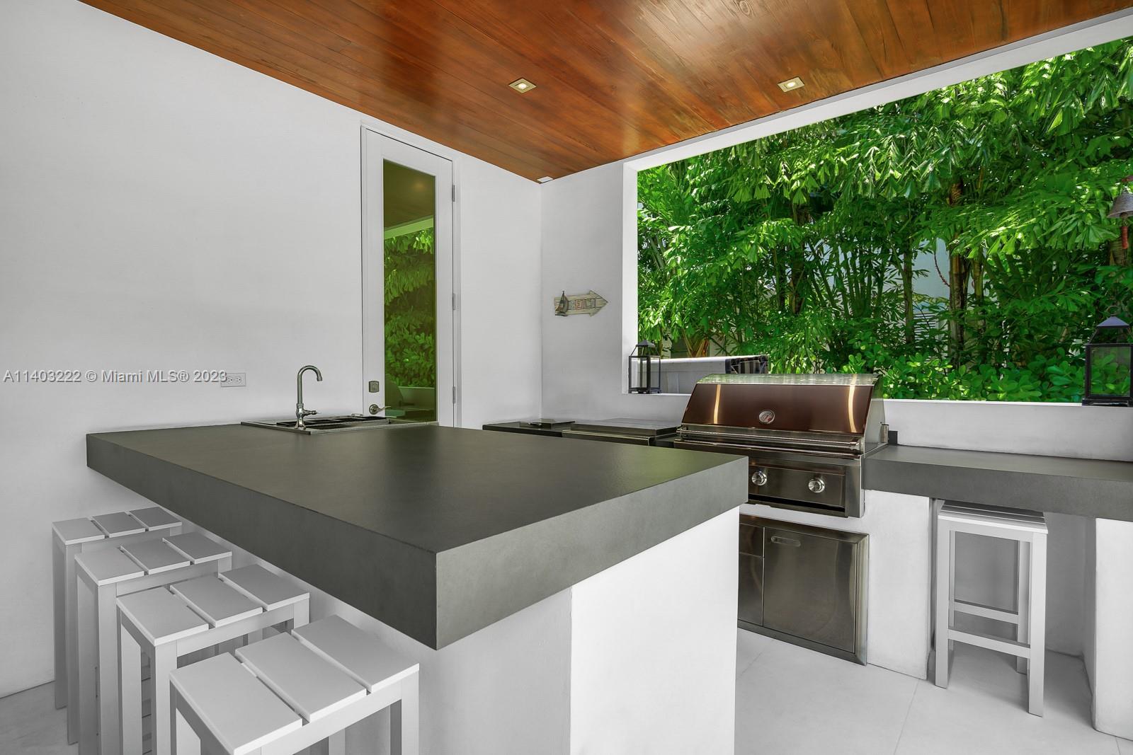 TROPICAL ISLE HOMES SUB 4 - Residential