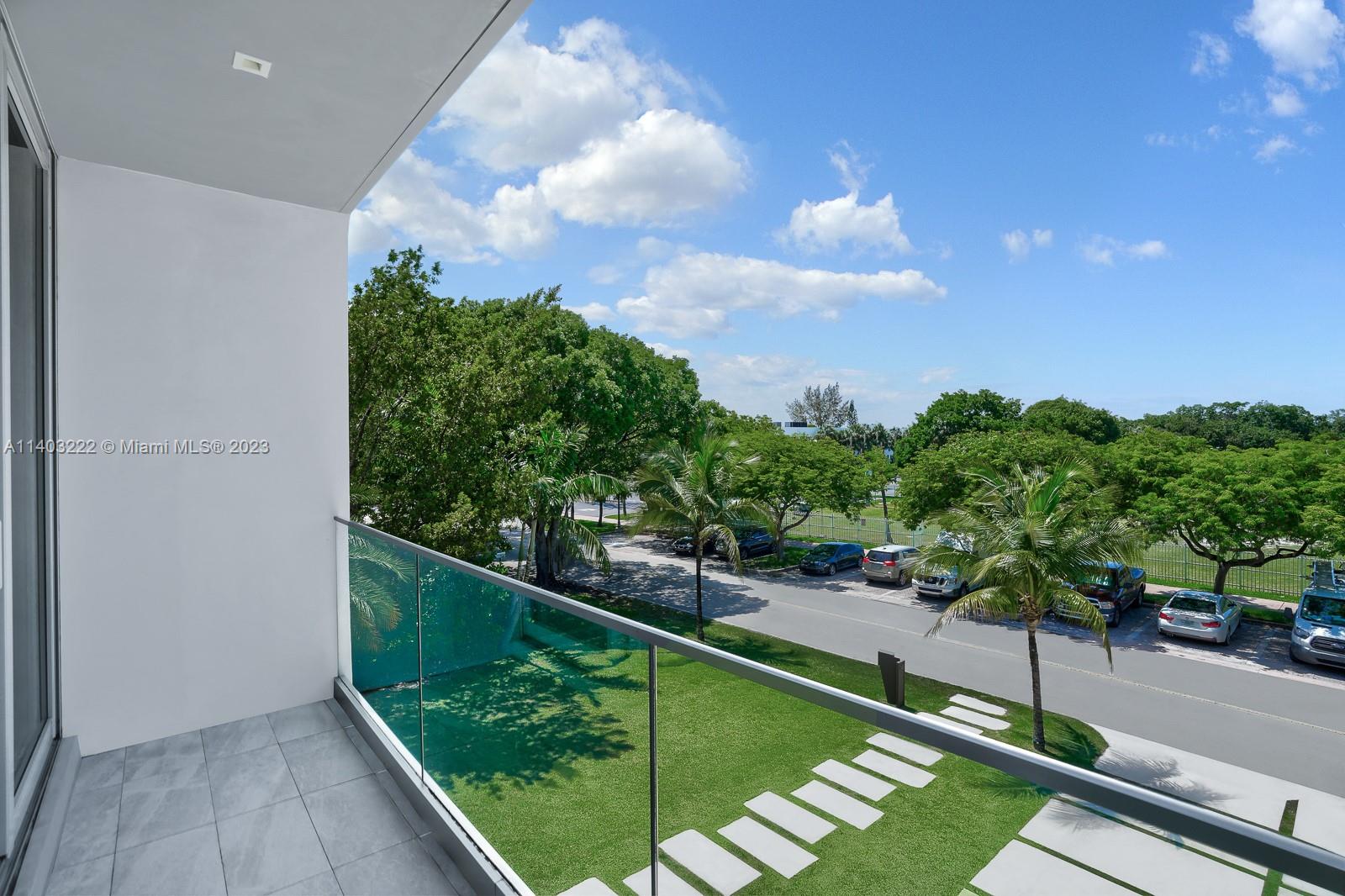 TROPICAL ISLE HOMES SUB 4 - Residential