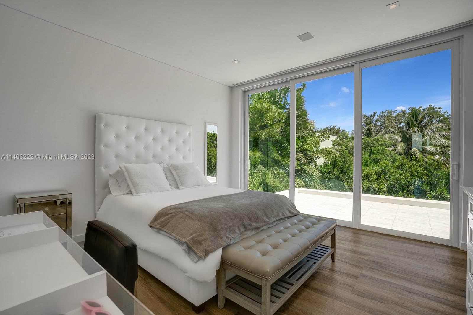 TROPICAL ISLE HOMES SUB 4 - Residential