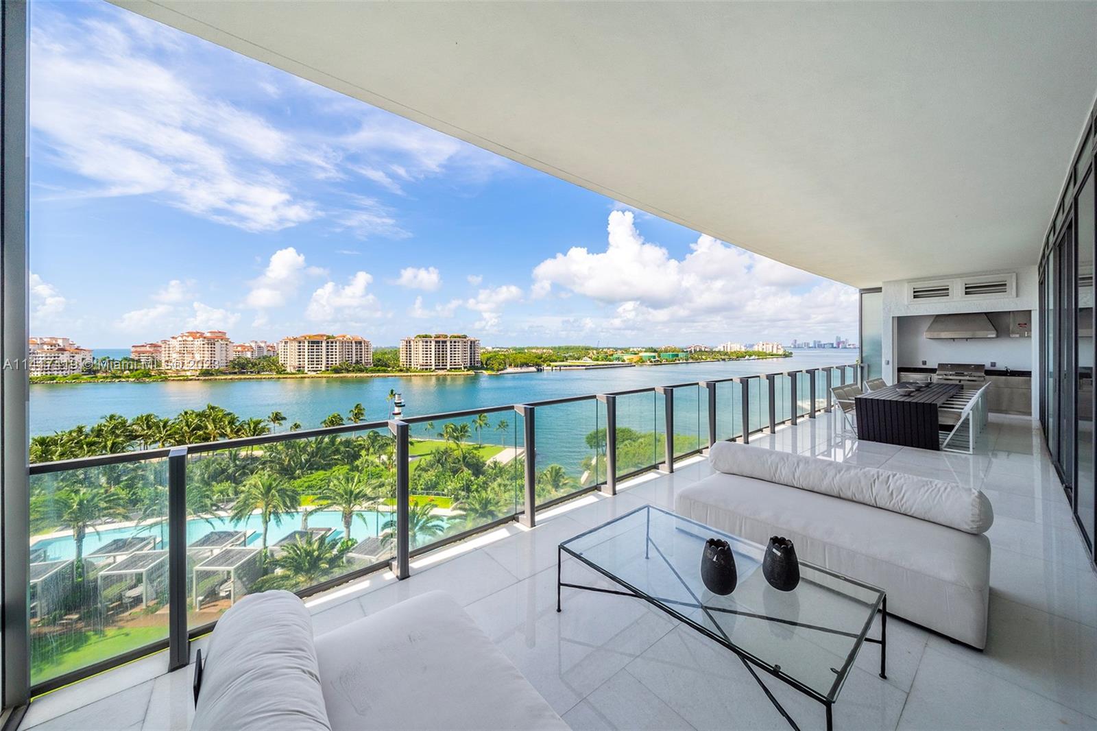 APOGEE CONDO - Residential