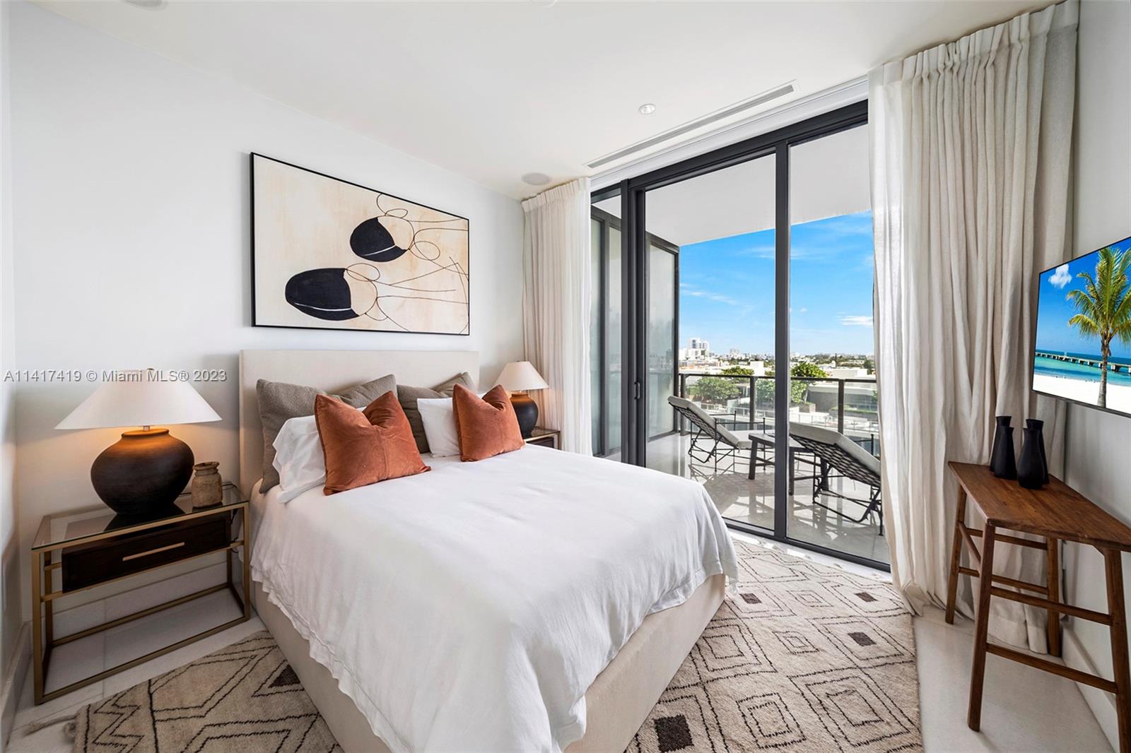 APOGEE CONDO - Residential