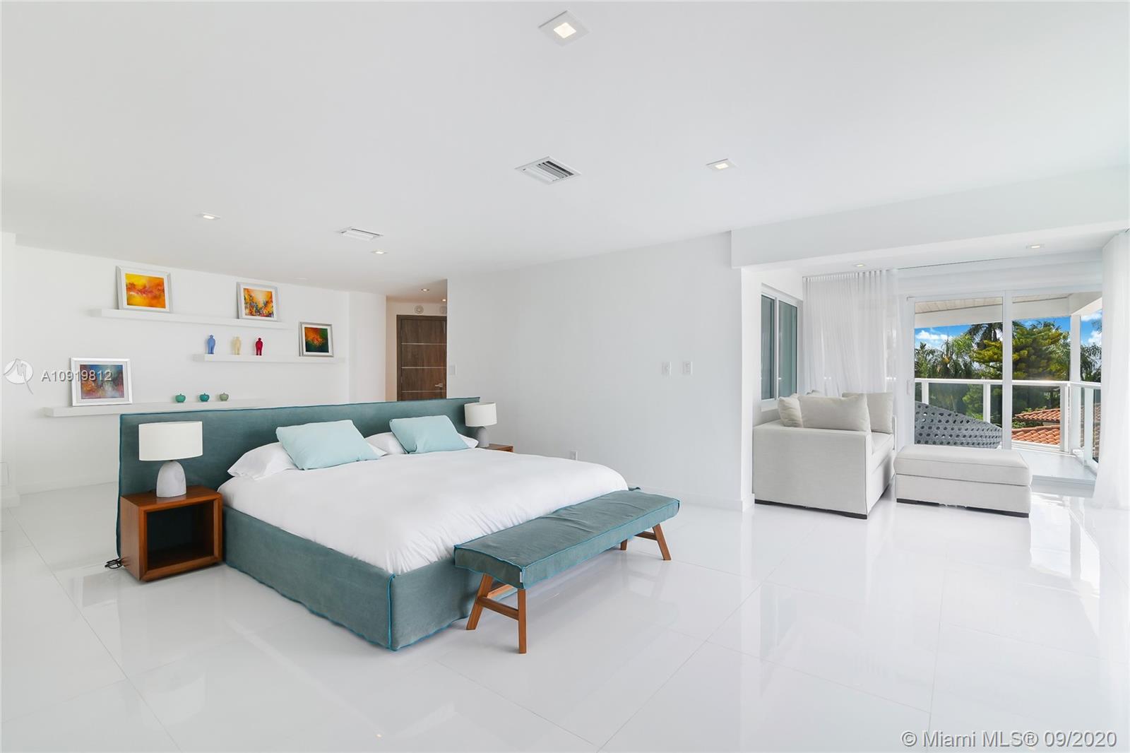 TREASURE ISLAND - Residential