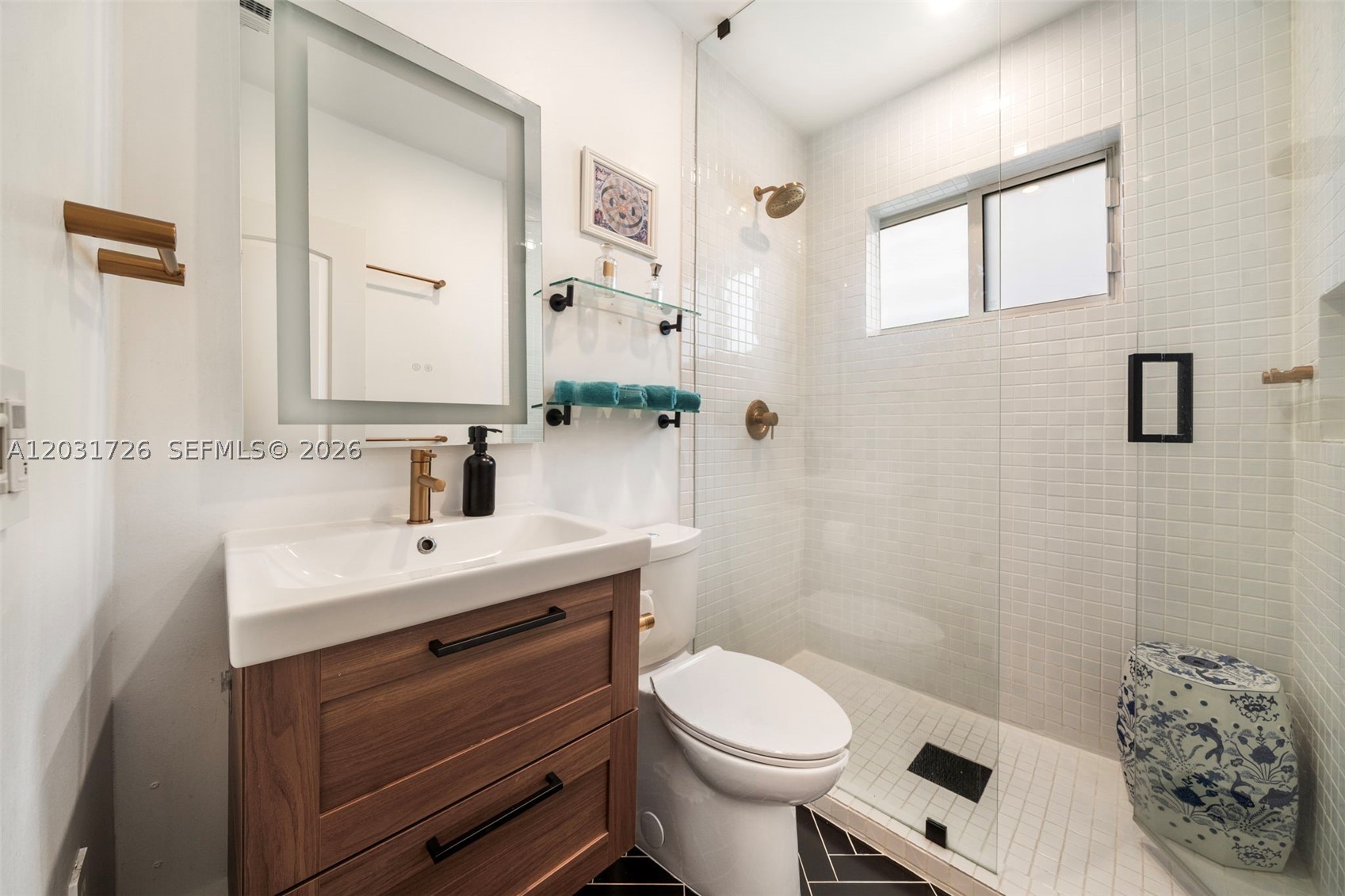SILVER BLUFF EST-SEC B - Residential
