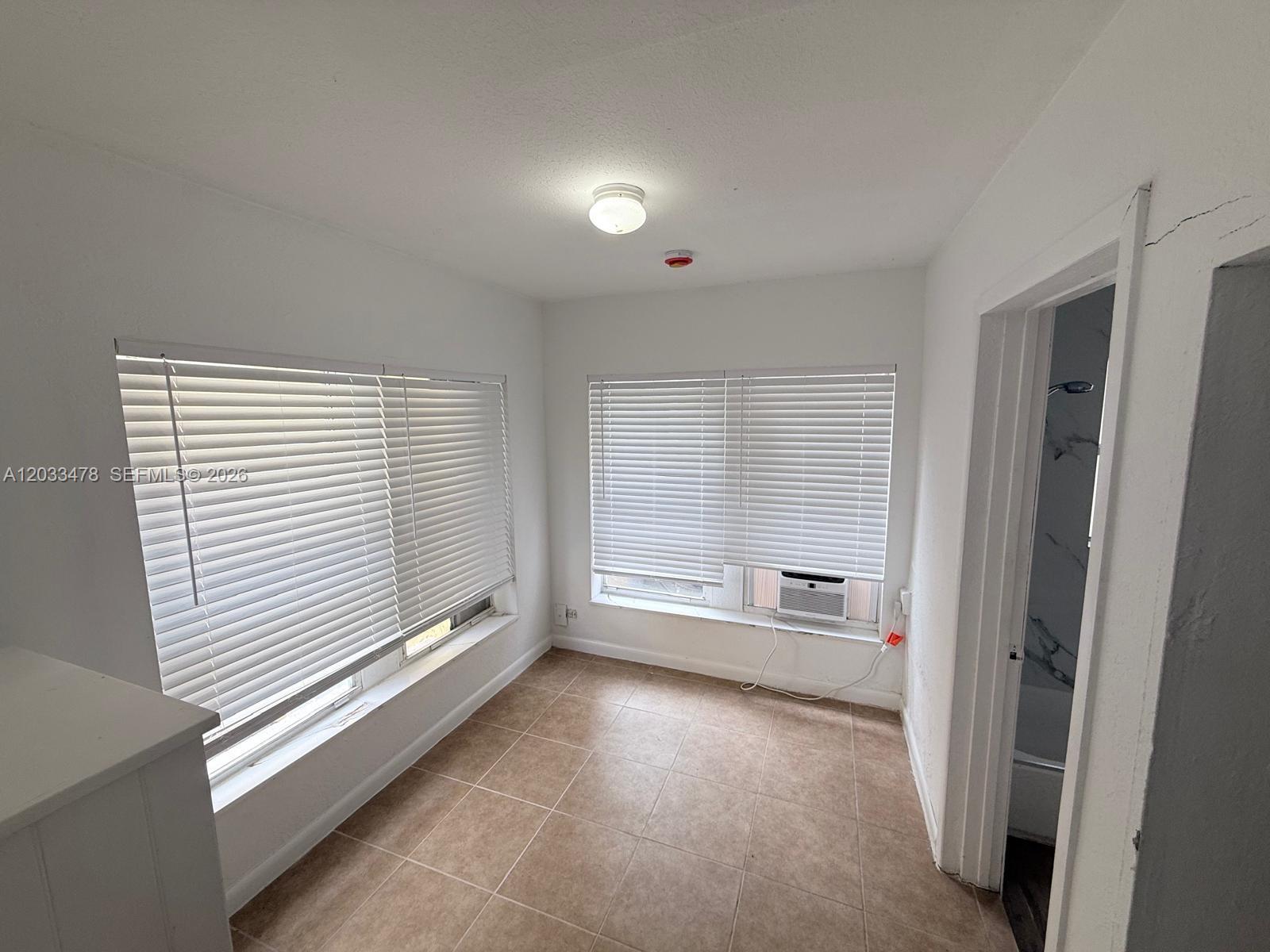 HOLLYWOOD - Residential Lease