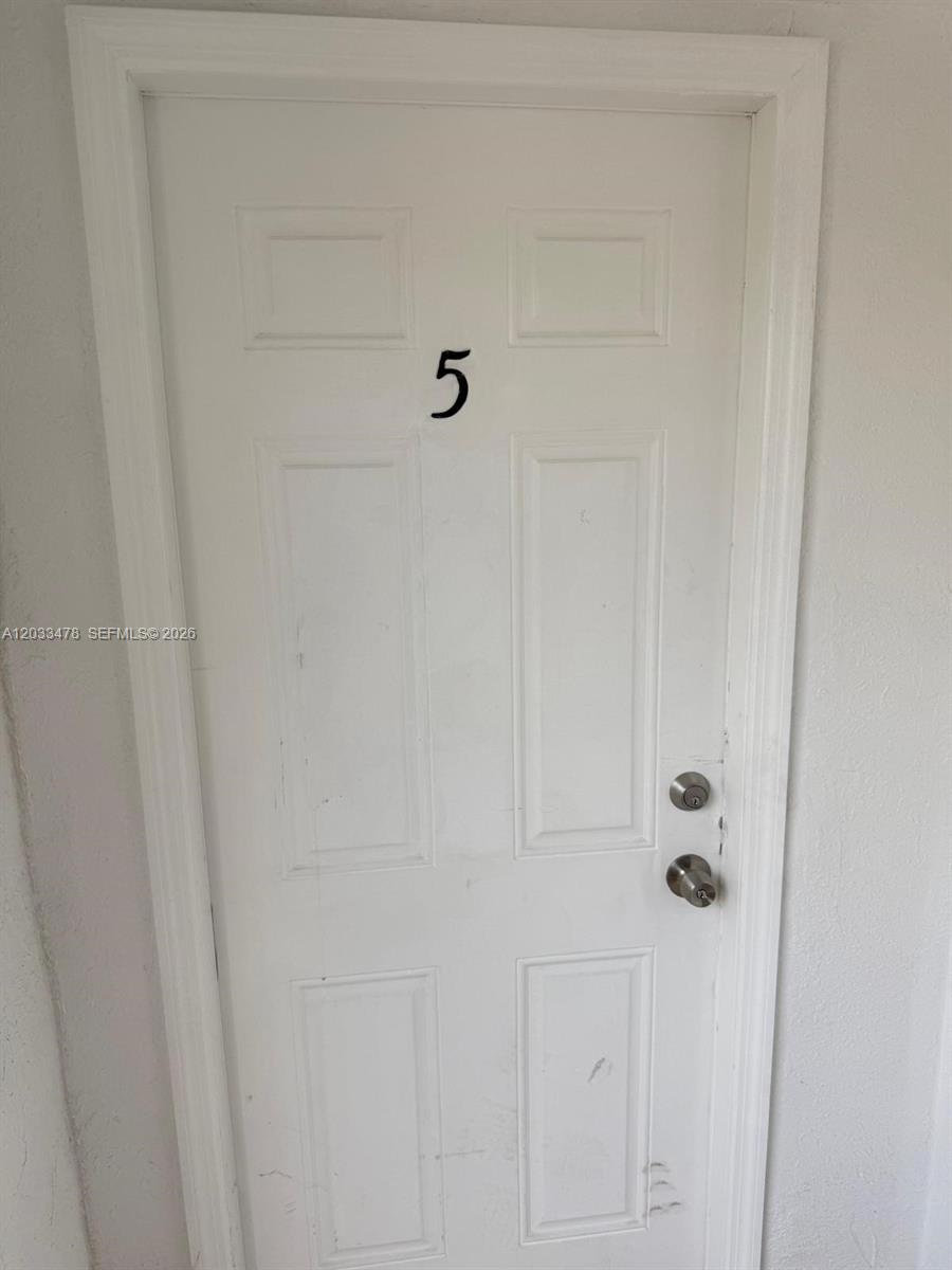 HOLLYWOOD - Residential Lease