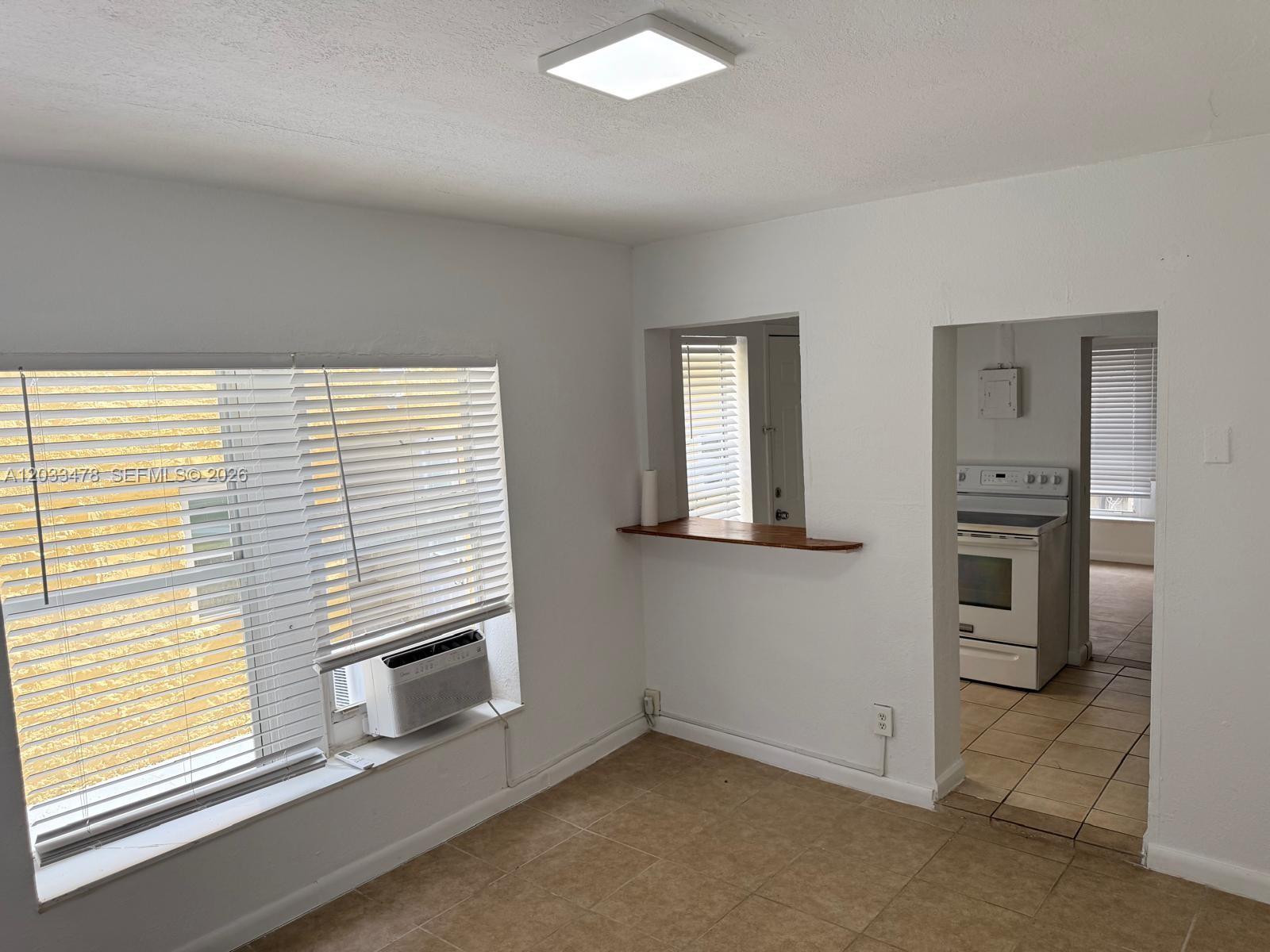 HOLLYWOOD - Residential Lease