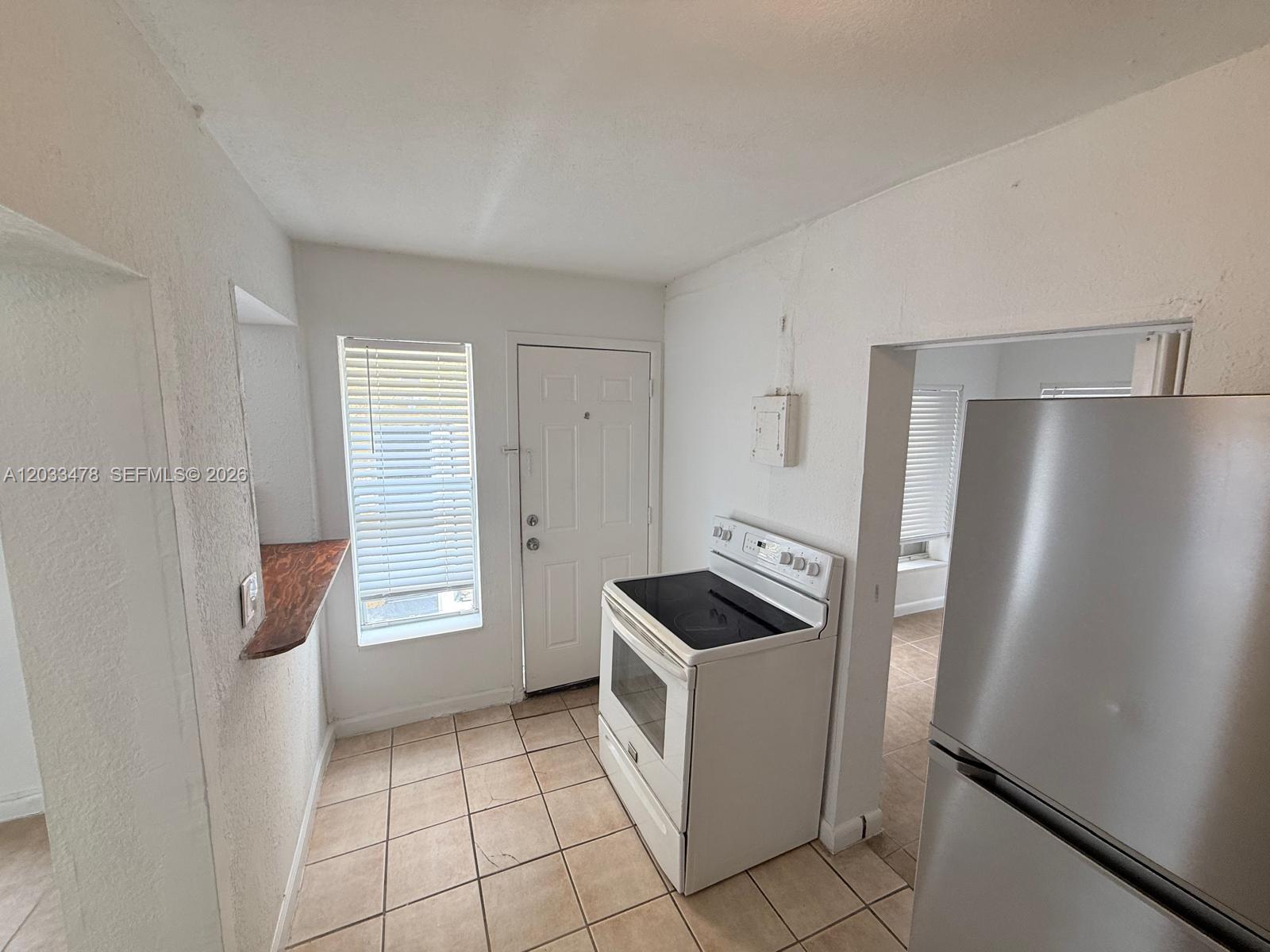 HOLLYWOOD - Residential Lease