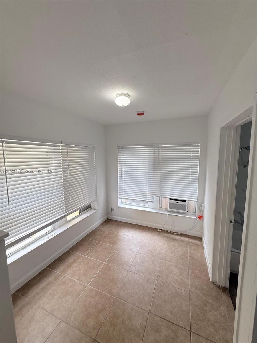 HOLLYWOOD - Residential Lease
