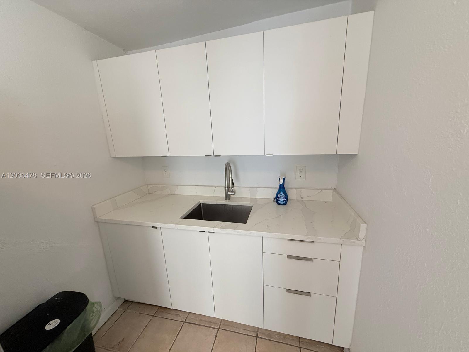 HOLLYWOOD - Residential Lease