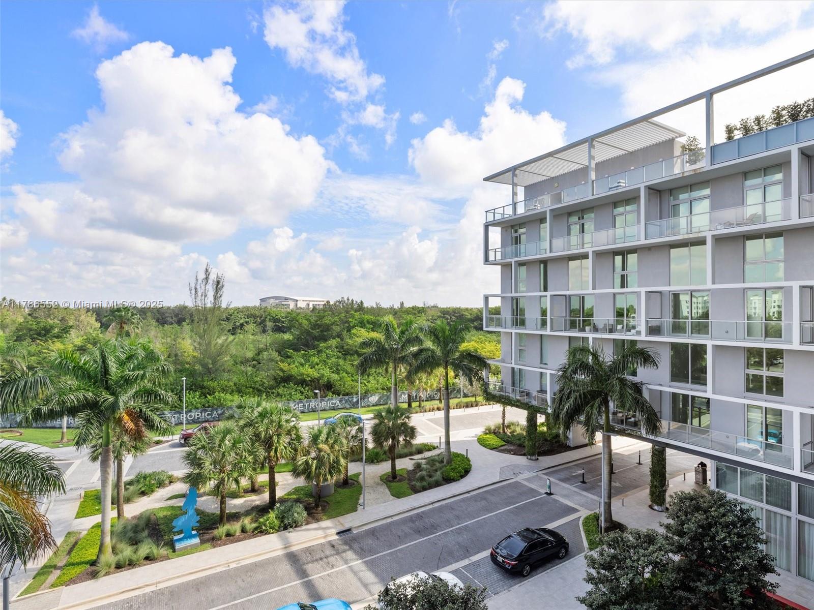METROPICA NORTH TOWER ONE - Residential