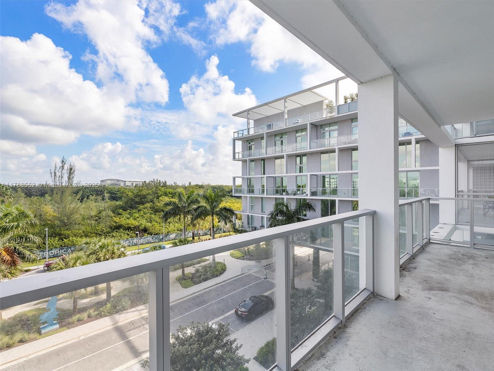 METROPICA NORTH TOWER ONE - Residential