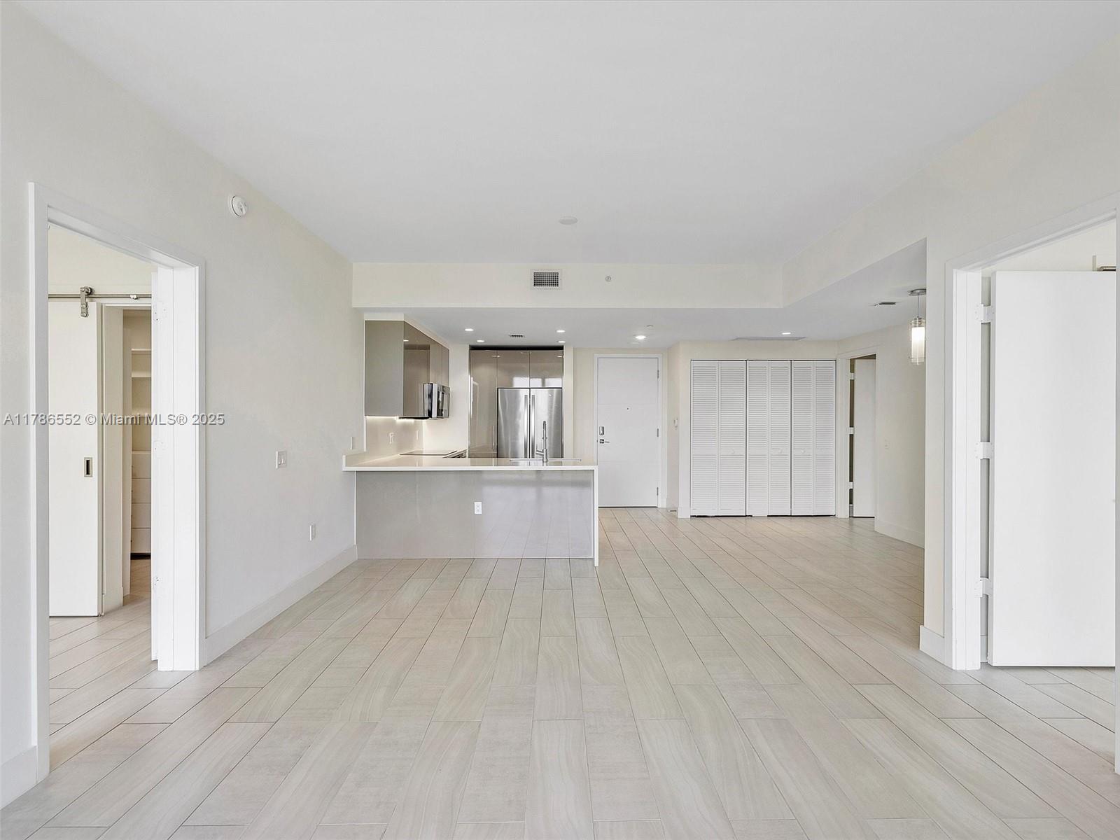 METROPICA NORTH TOWER ONE - Residential