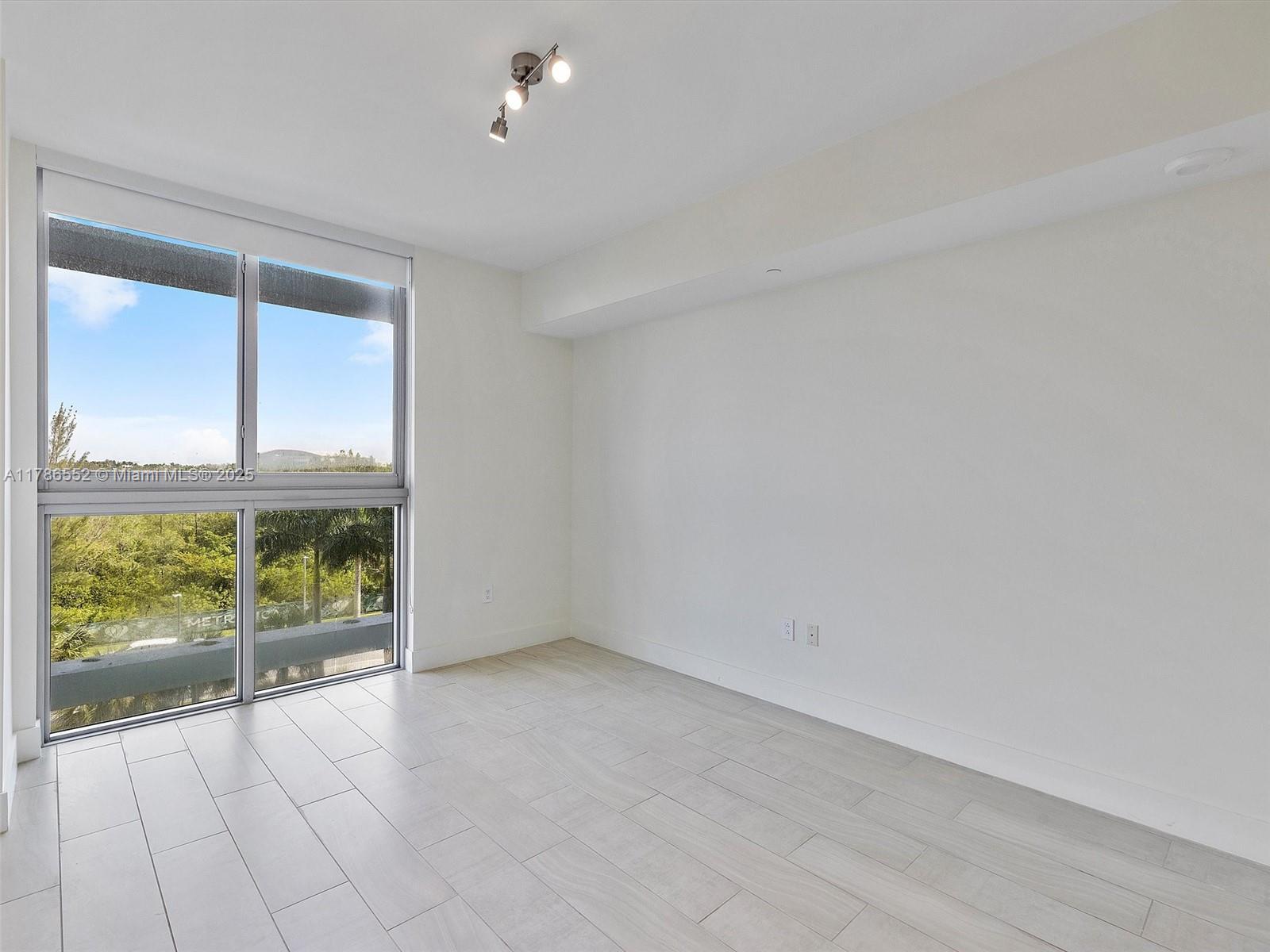 METROPICA NORTH TOWER ONE - Residential