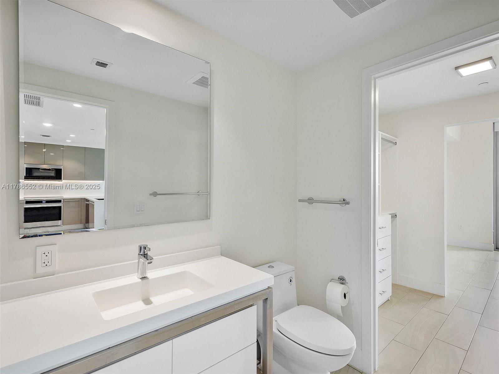 METROPICA NORTH TOWER ONE - Residential