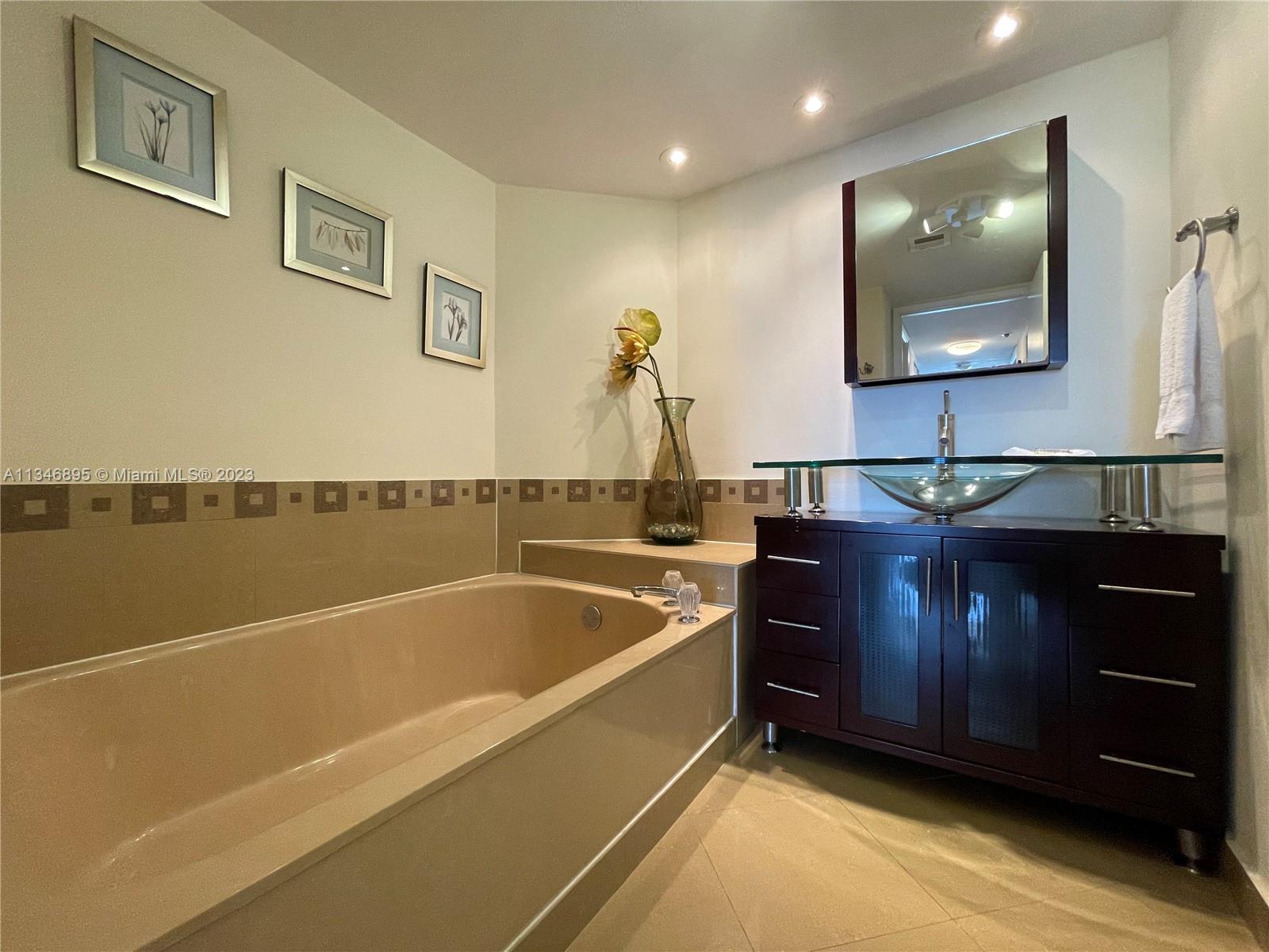 VENETIA CONDO - Residential Lease