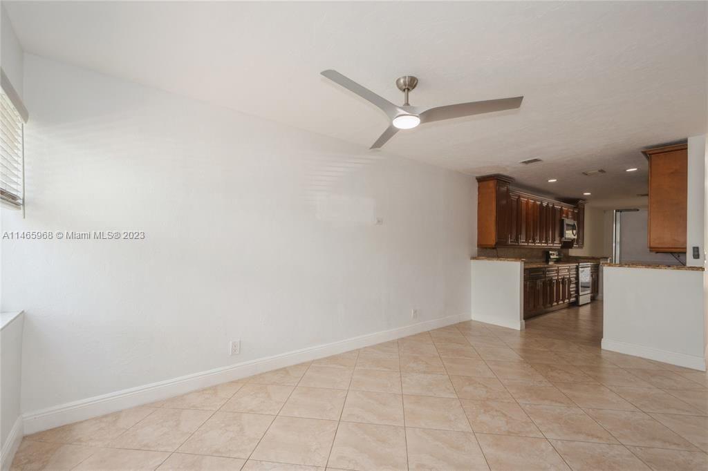 OAKWOOD ON THE GREEN COND - Residential Lease