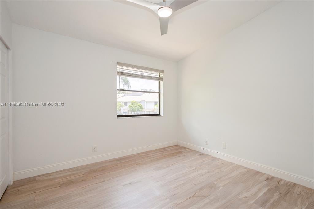 OAKWOOD ON THE GREEN COND - Residential Lease