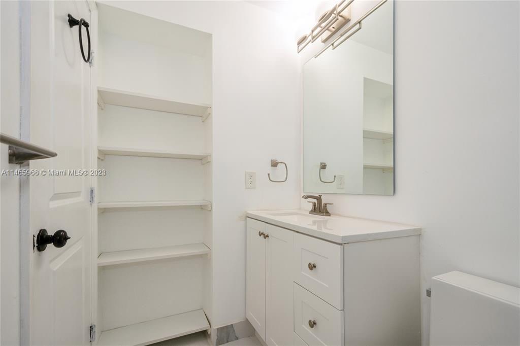 OAKWOOD ON THE GREEN COND - Residential Lease