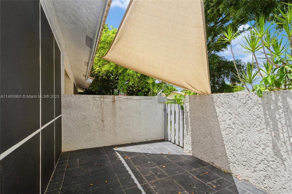 OAKWOOD ON THE GREEN COND - Residential Lease