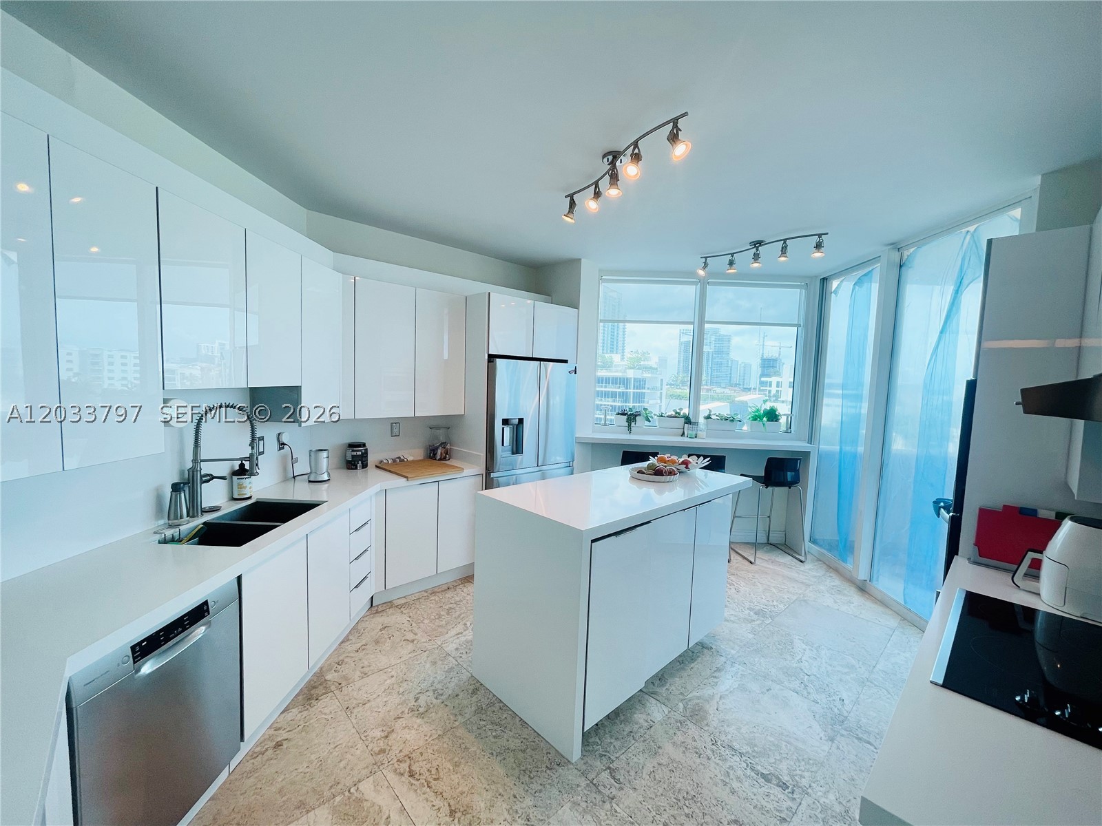 PORTOFINO TOWER CONDO - Residential Lease