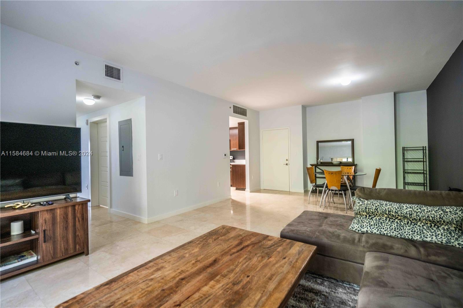 CORAL GABLES SEC K - Residential Lease