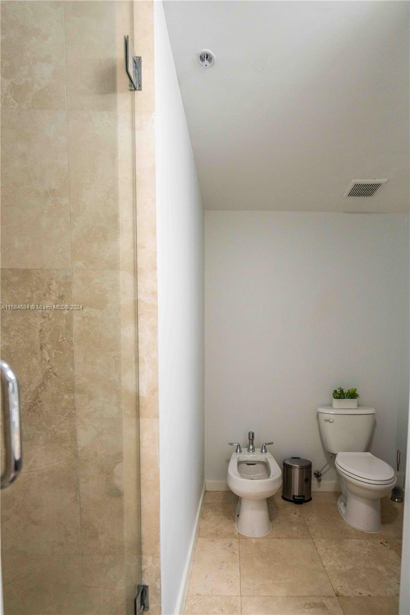 CORAL GABLES SEC K - Residential Lease