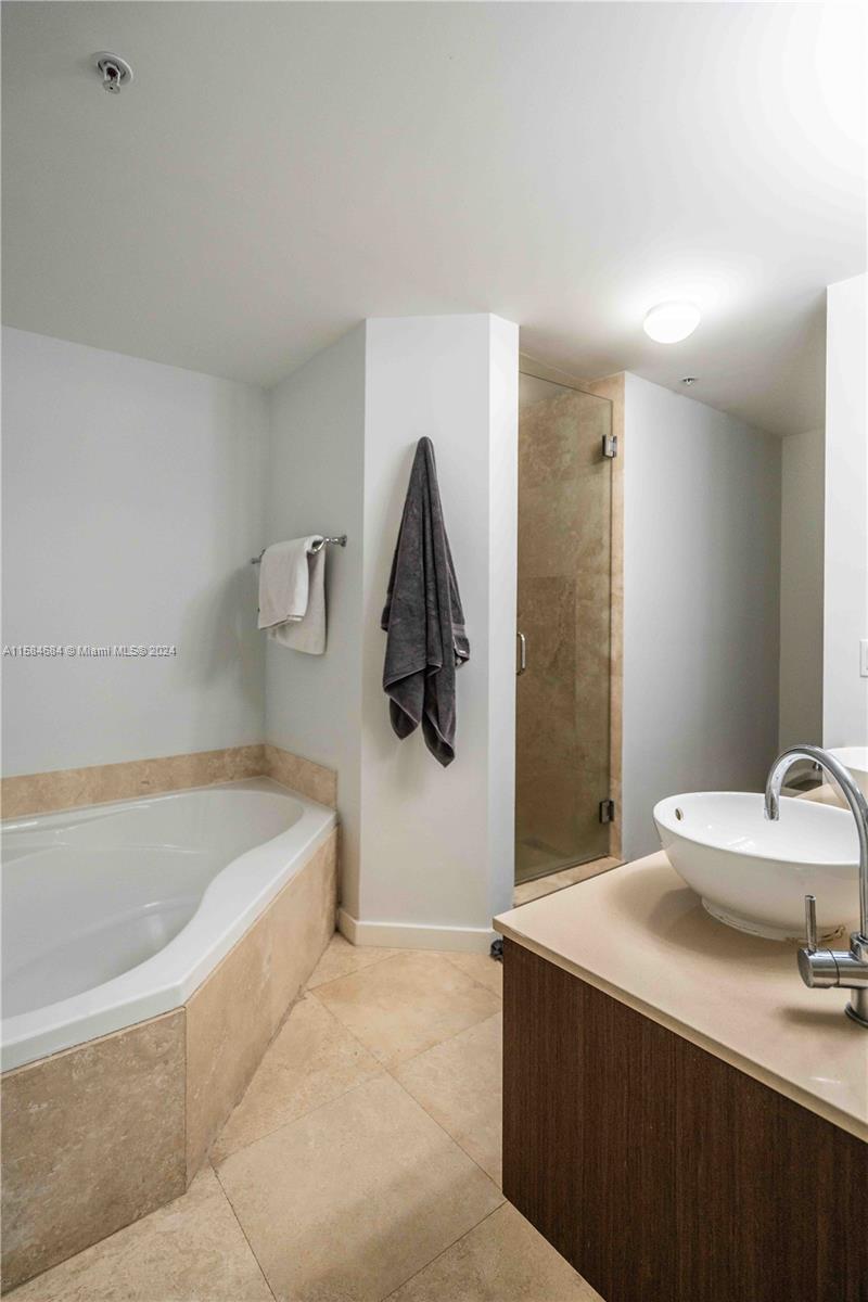 CORAL GABLES SEC K - Residential Lease