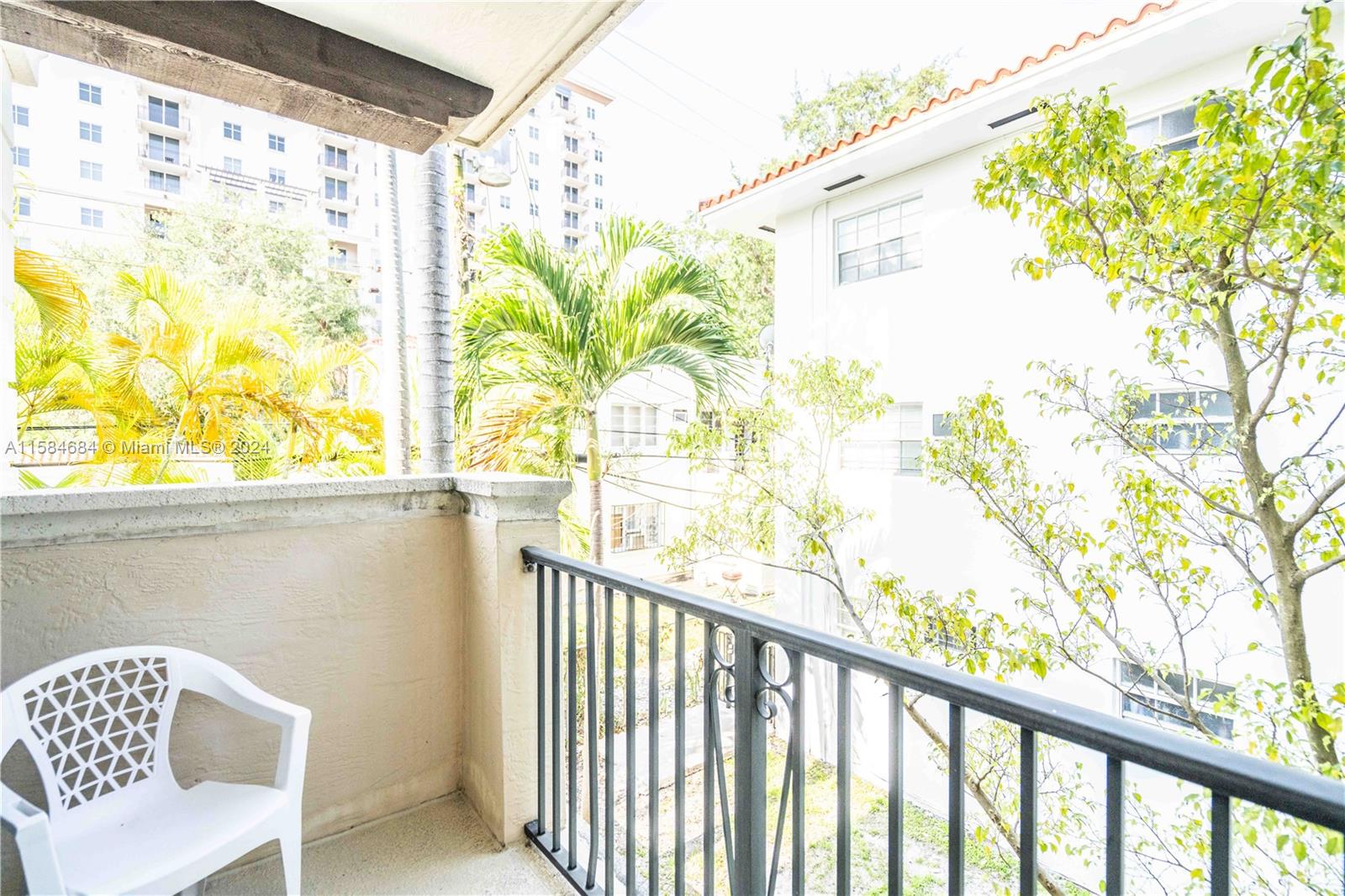 CORAL GABLES SEC K - Residential Lease