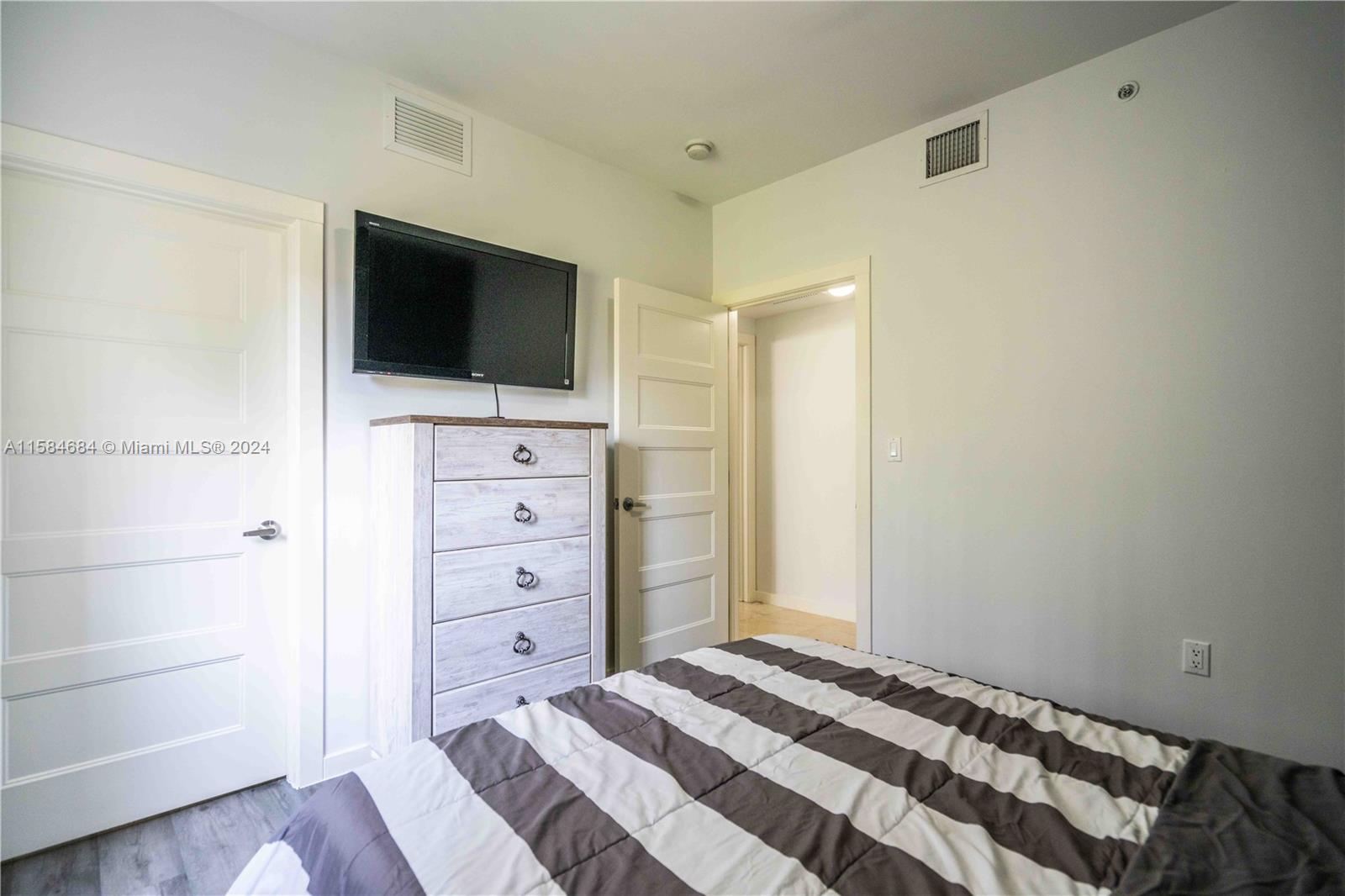 CORAL GABLES SEC K - Residential Lease