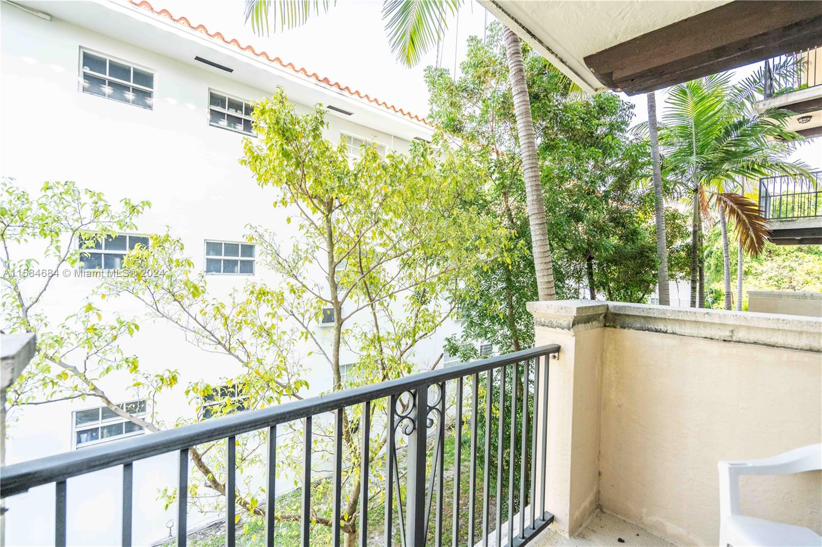 CORAL GABLES SEC K - Residential Lease