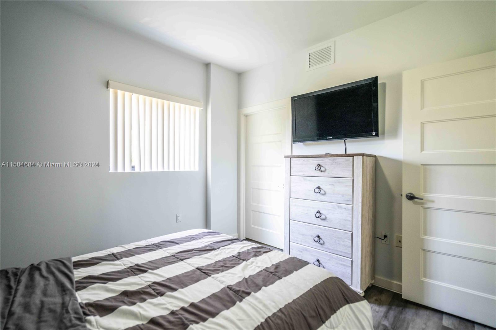 CORAL GABLES SEC K - Residential Lease