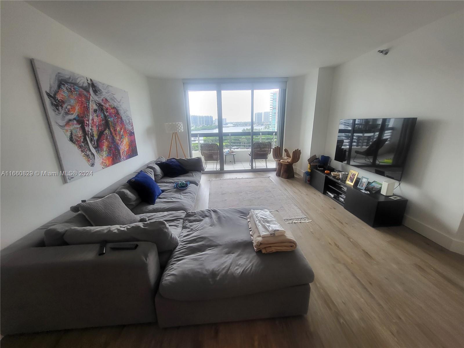 MYSTIC POINTE TOWER 600 C - Residential