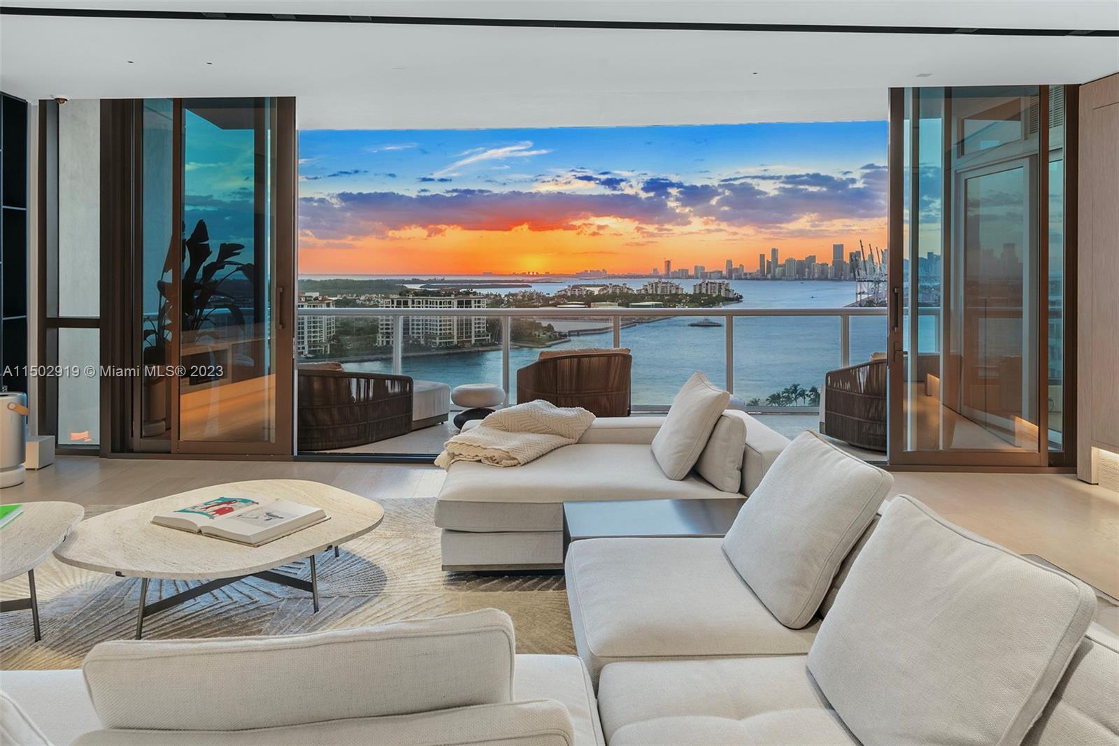 CONTINUUM ON SOUTH BEACH - Residential