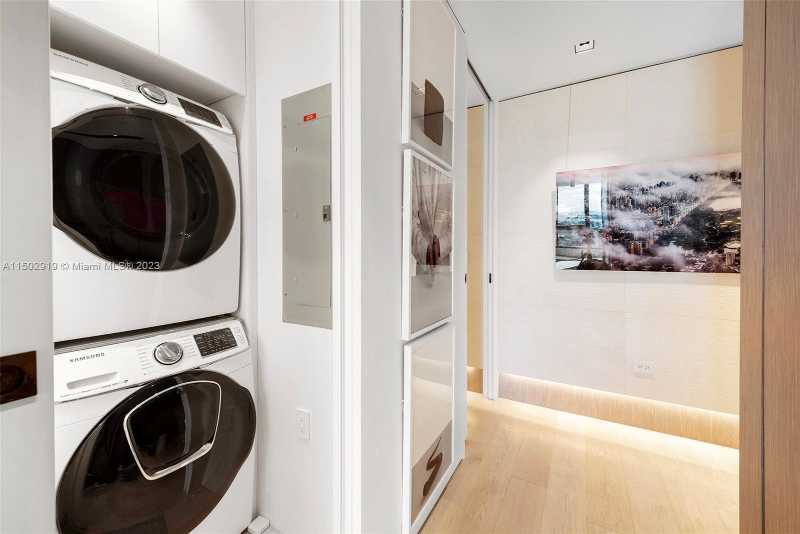 CONTINUUM ON SOUTH BEACH - Residential