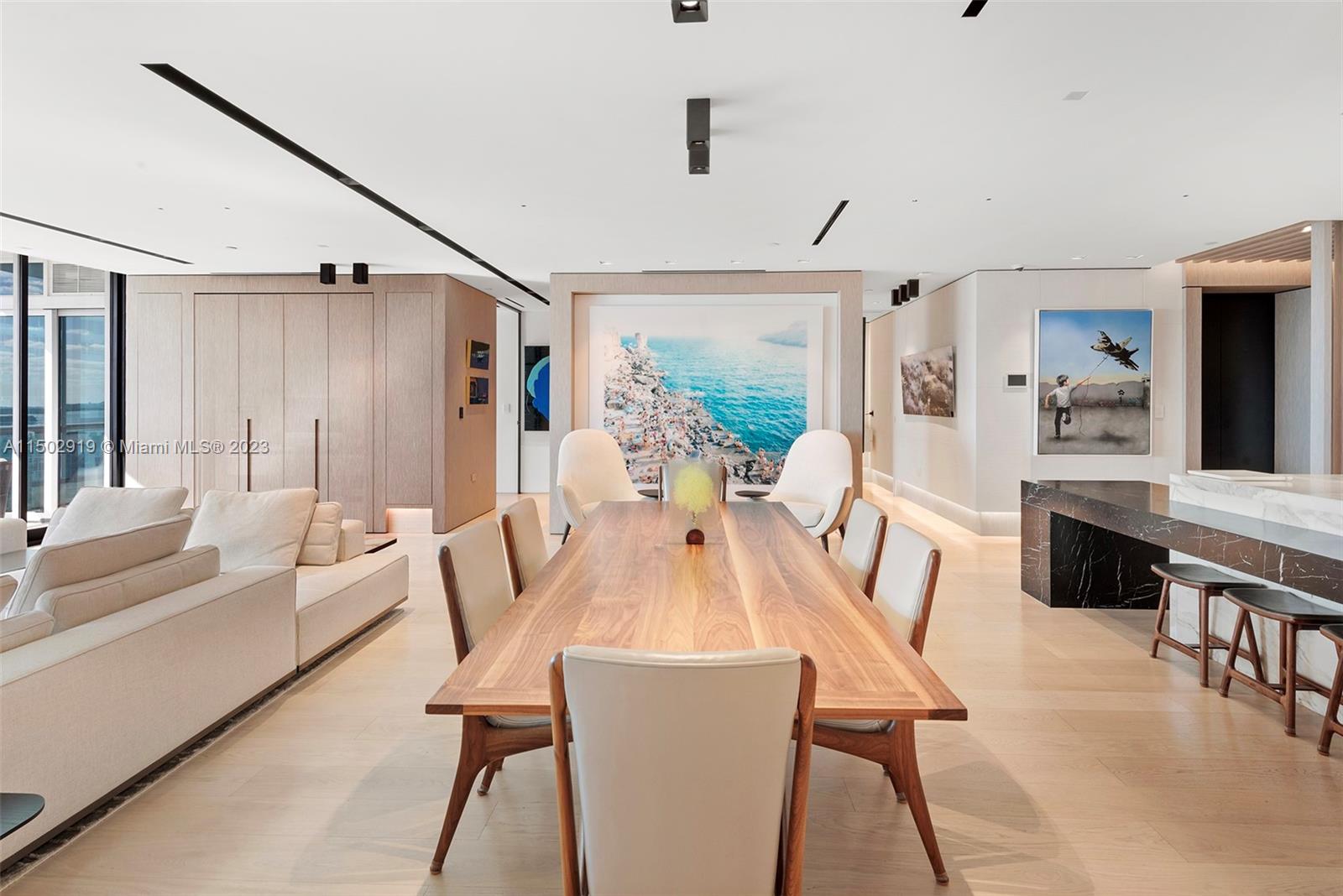 CONTINUUM ON SOUTH BEACH - Residential