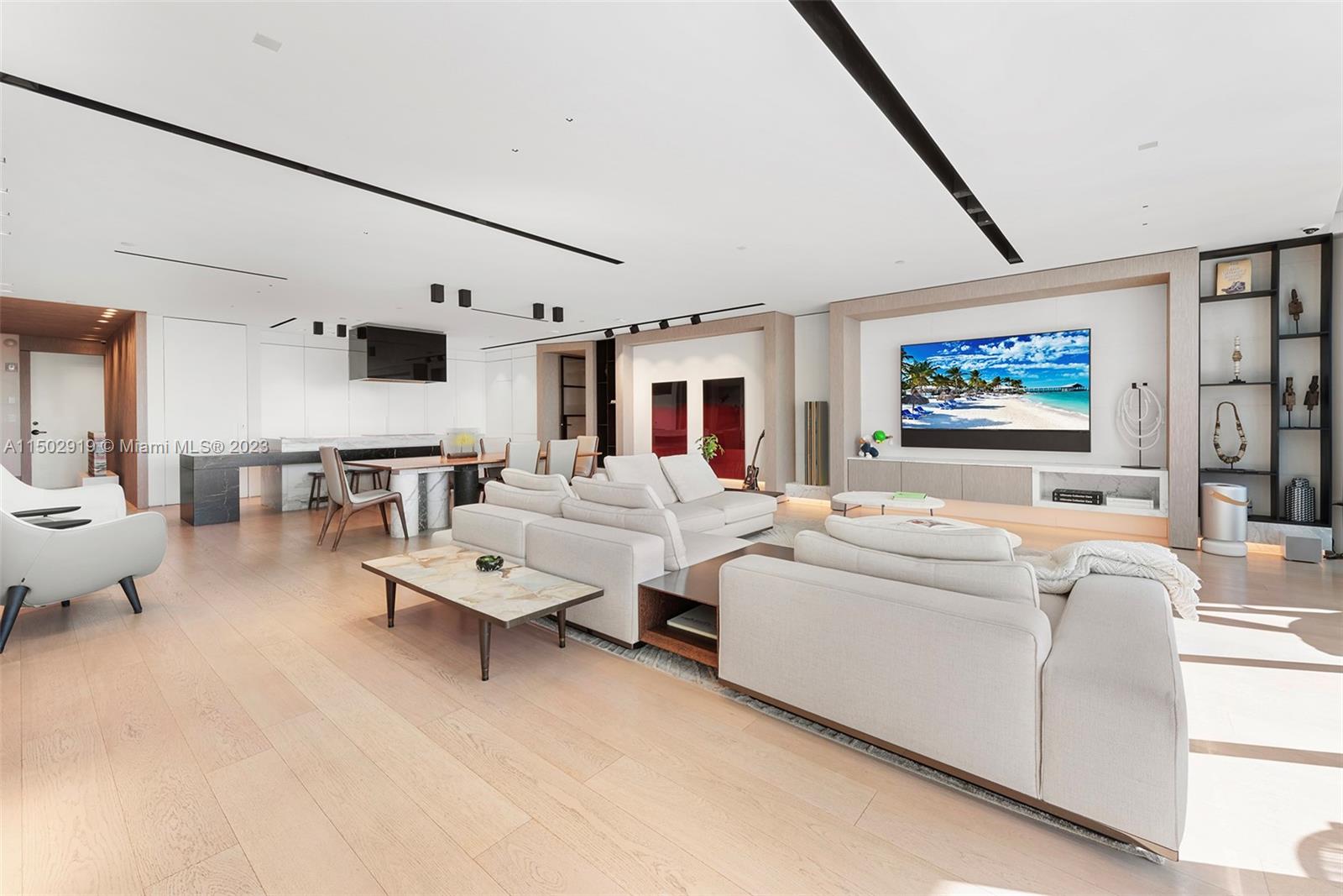 CONTINUUM ON SOUTH BEACH - Residential